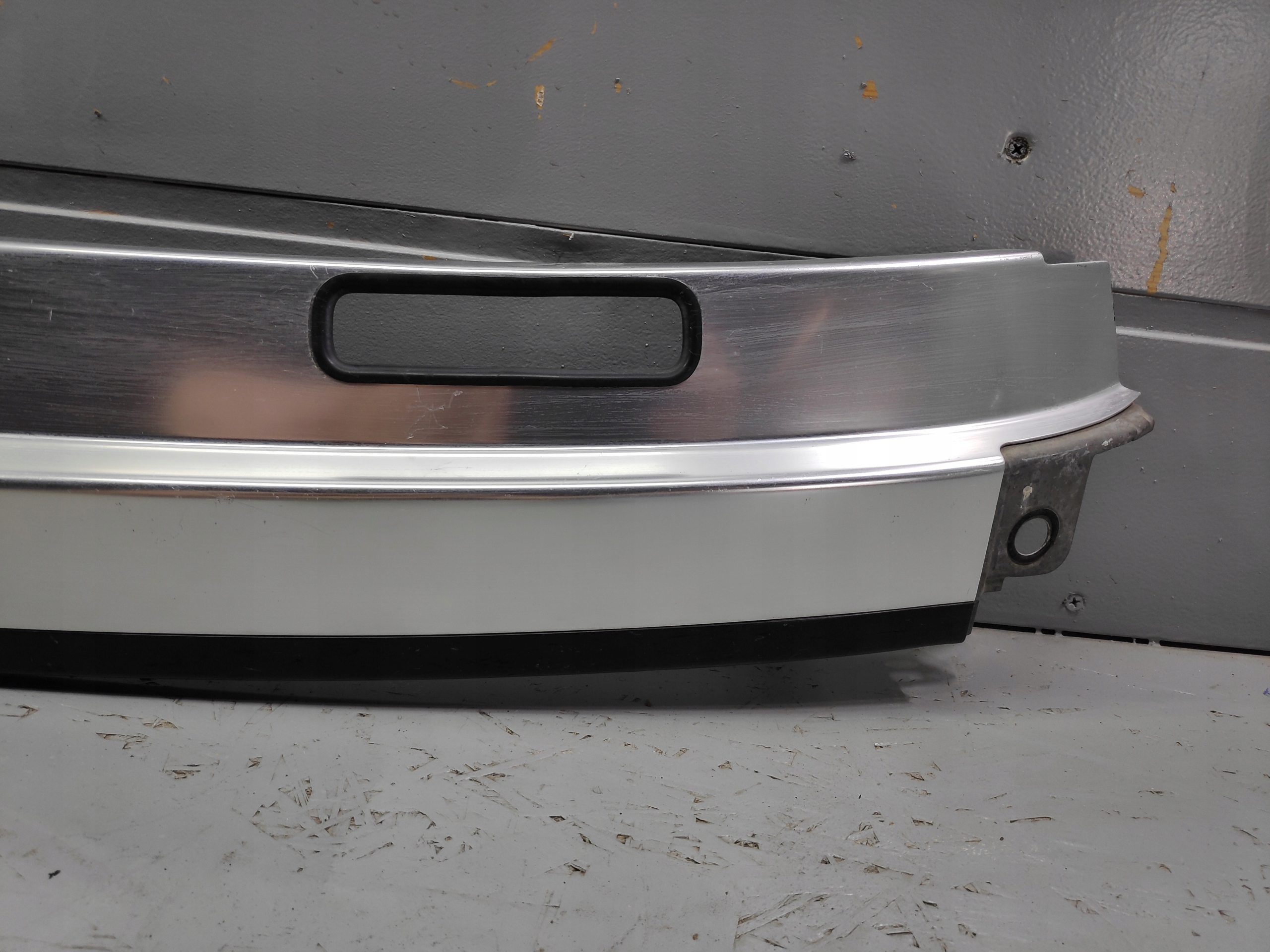 AUDI A5 CABRIO LISTWA DACHOWA CHROM 8F0853829J Part number 8F0853829J