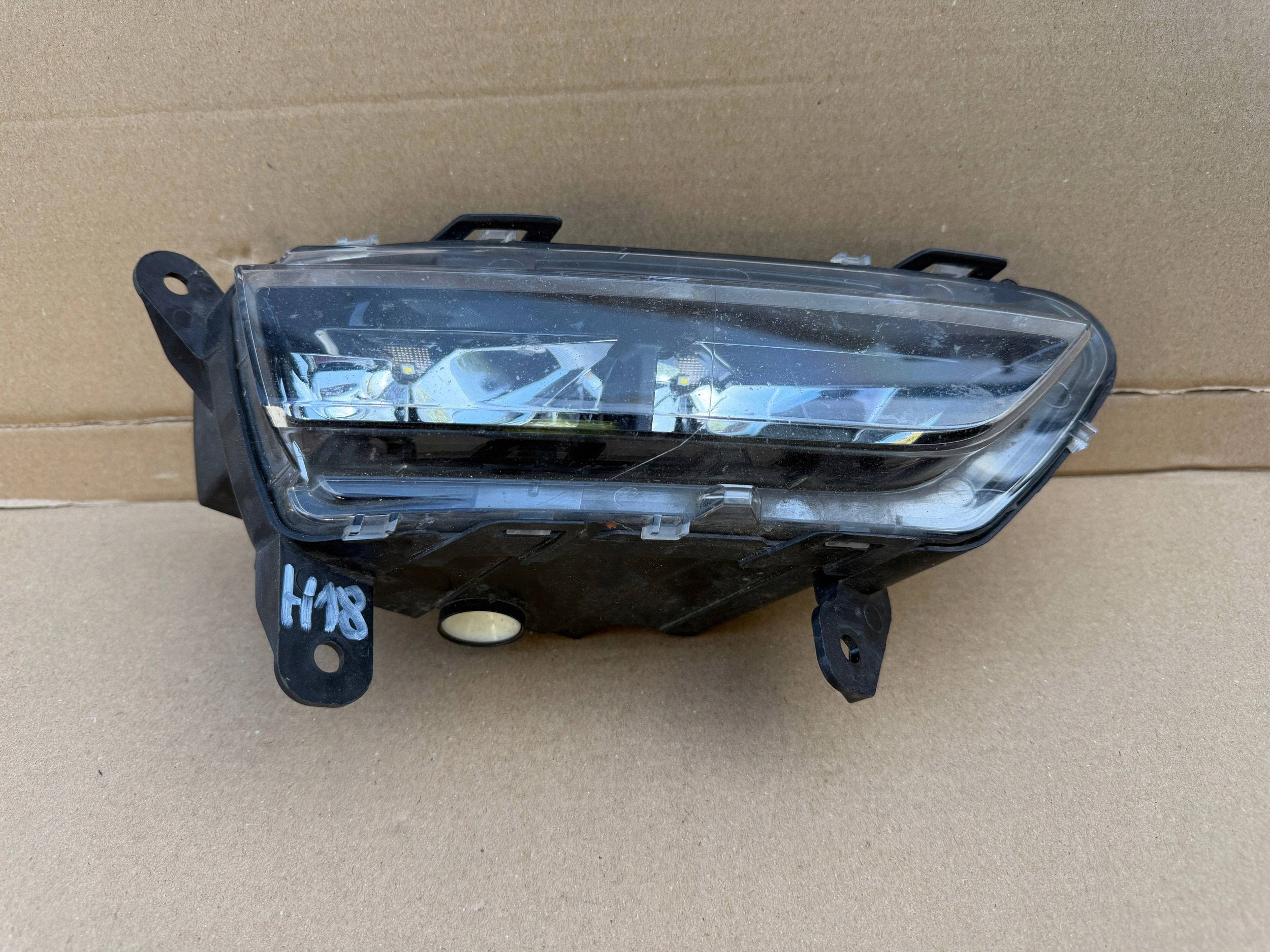 PORSCHE MACAN 95B light PRZECIWMGLOWA fog light right front 95B941700C