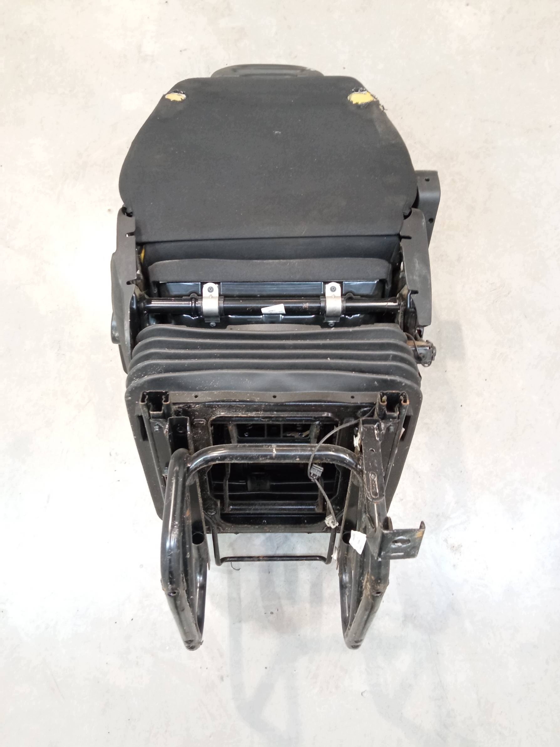 seats left front driver´s EU PNEUMATYCZNY VI Iveco Daily IV (2014- )