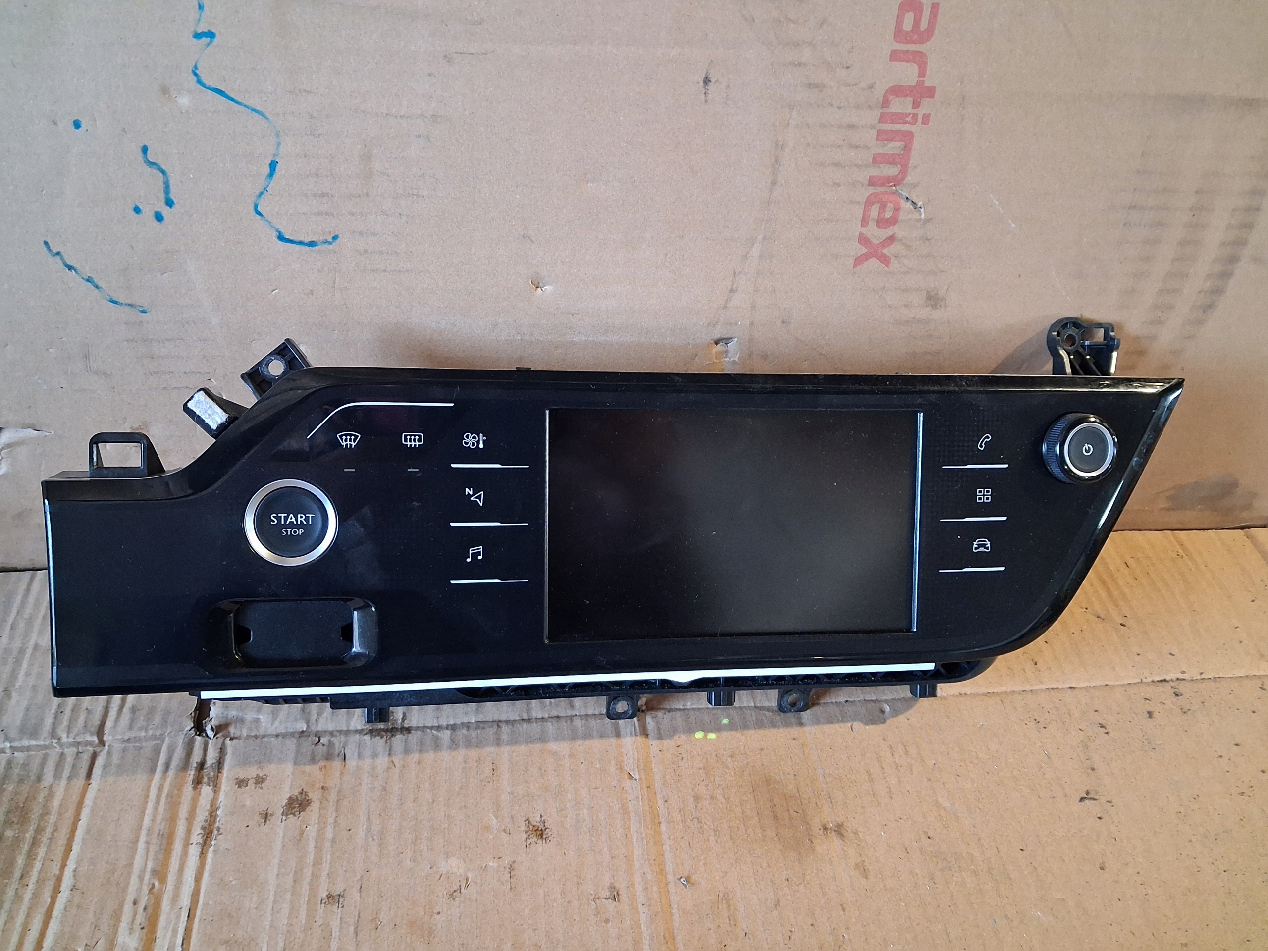 CITROEN C4 PICASSO II SPACETOURER 2017-2021 экран панель 9831652880