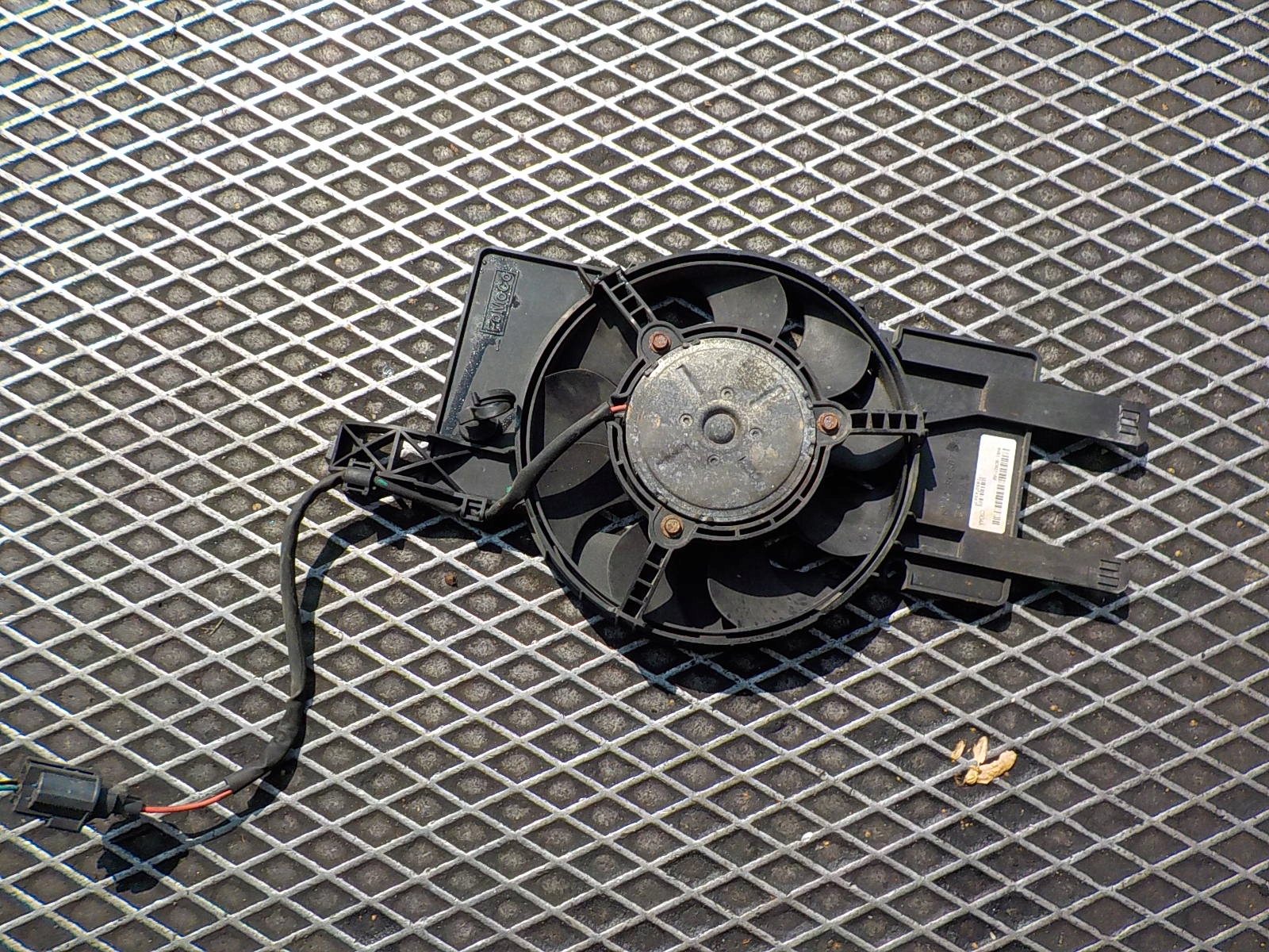 FORD FOCUS III MK3 ventilátor chladiče BV61-8C607-SB