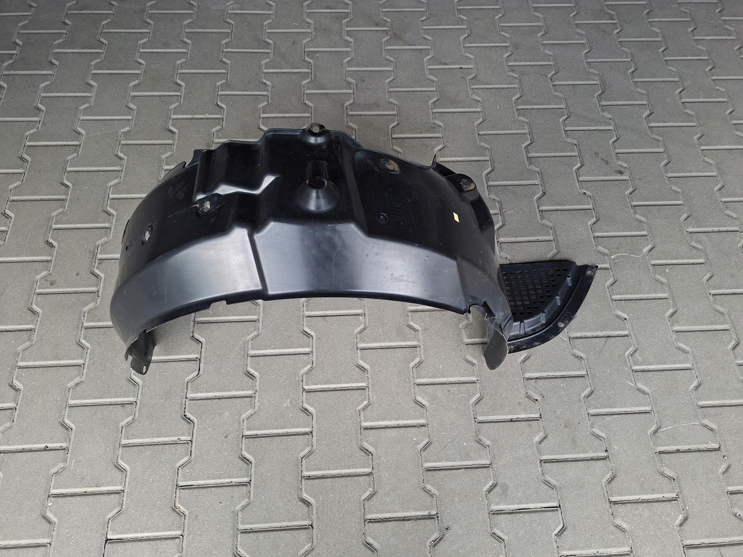mudguard front front right 79720-21600 SSANGYONG RODIUS II