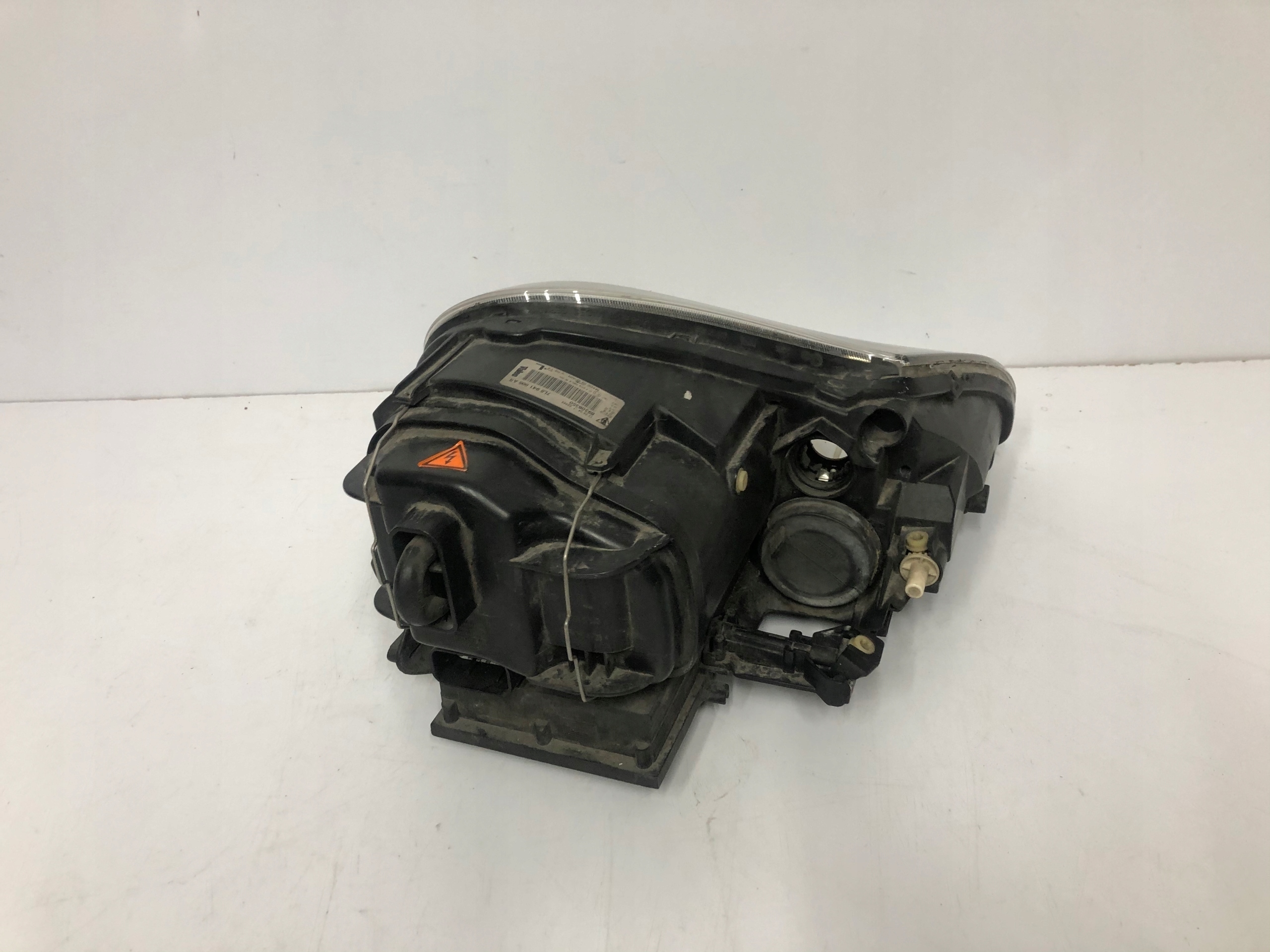 light front left Porsche Cayenne 7L Xenon