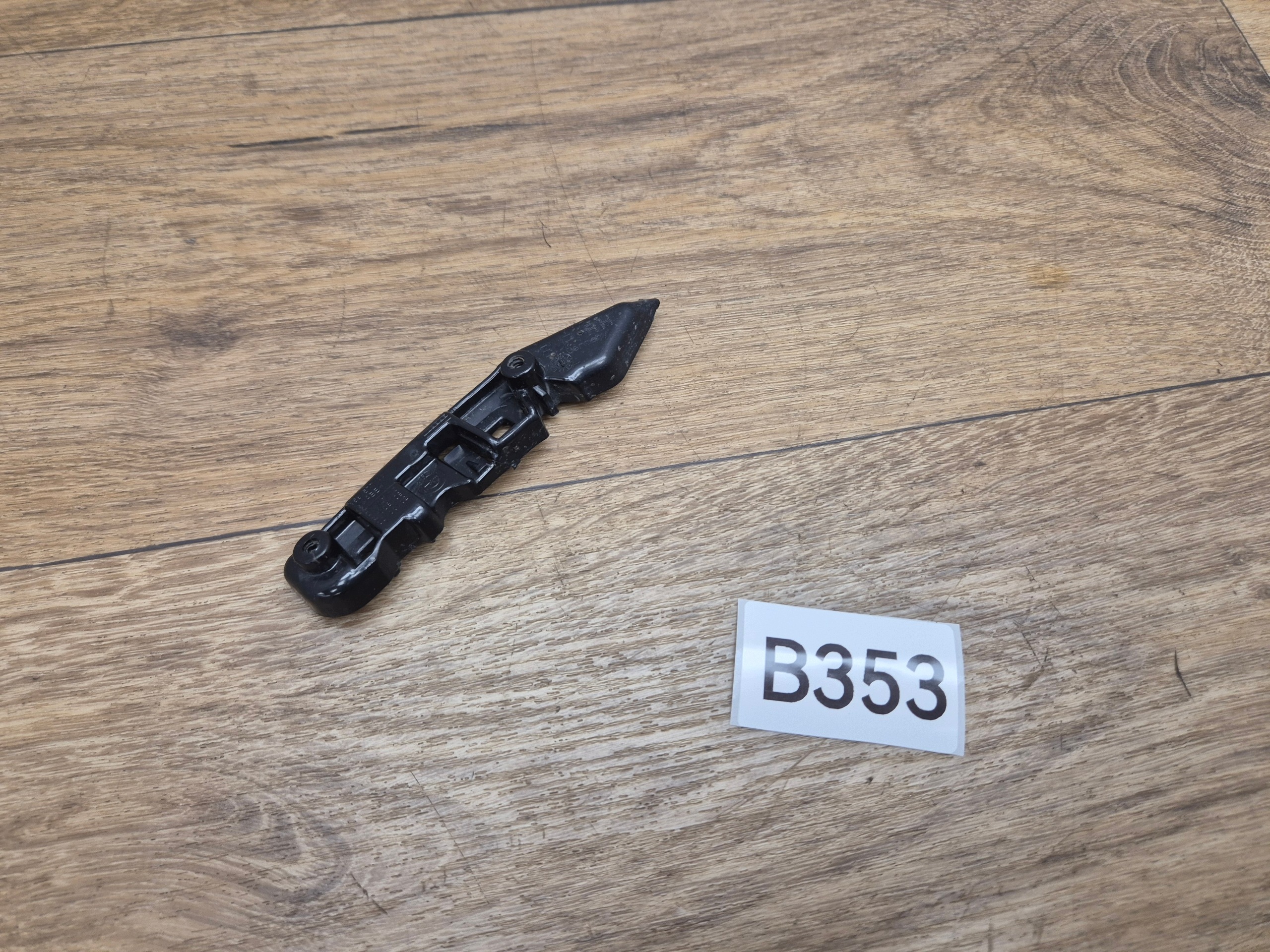 BMW 3 G20 G21 right bumper bracket front console bracket holder 7422250
