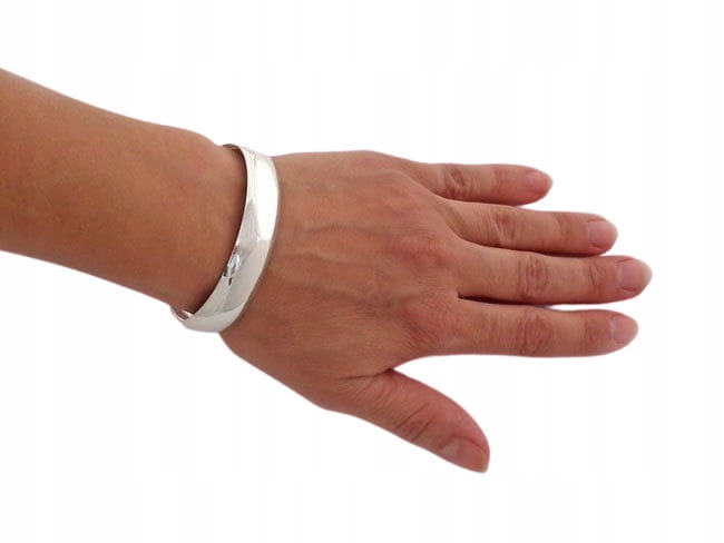 

Srebrna Sztywna Gładka Bransoletka Warto