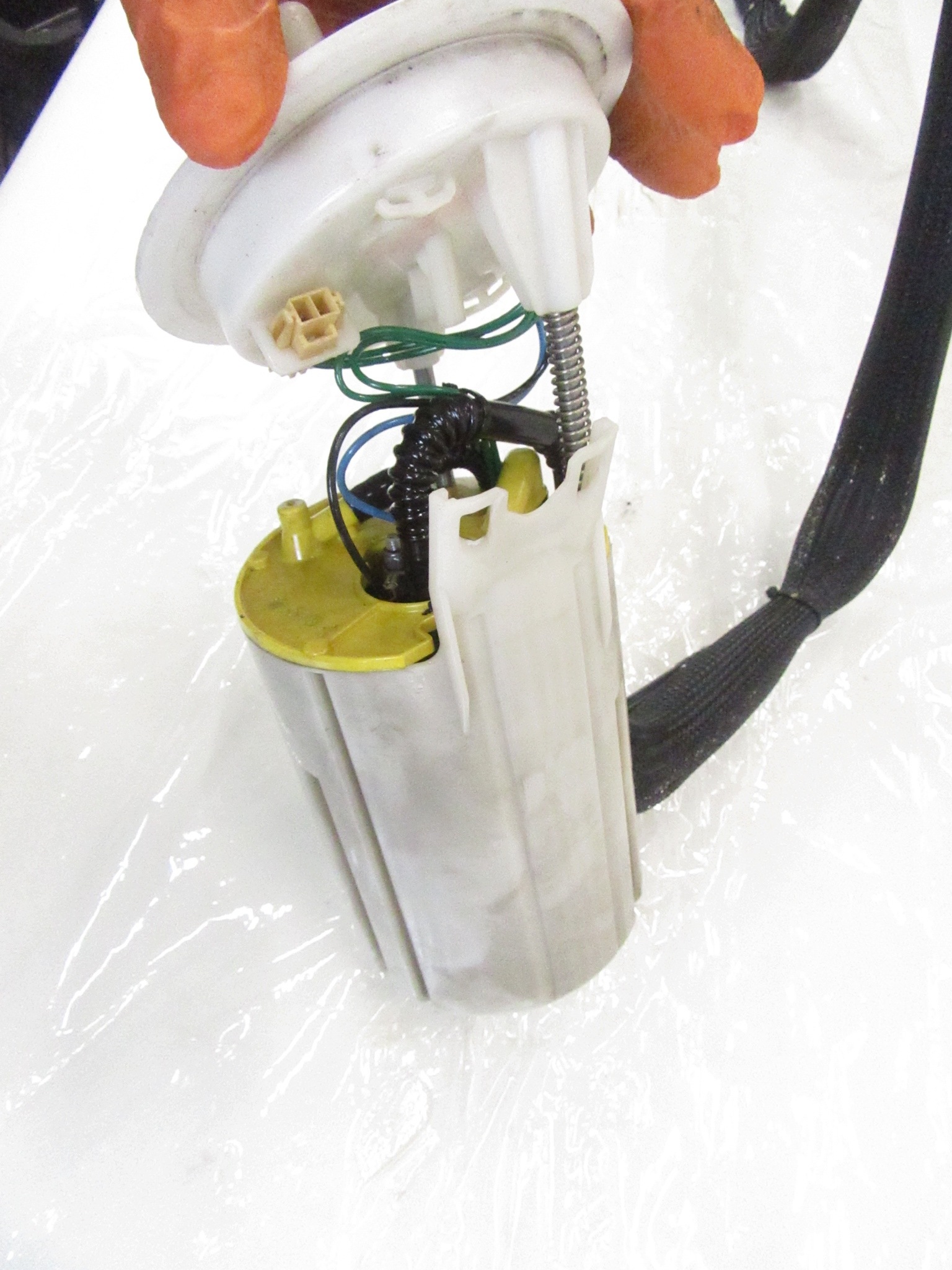 feed pump w tank BMW 5 e60 e61 e63 e64 2.5 3.0 3.5 M47n N57n Diesel