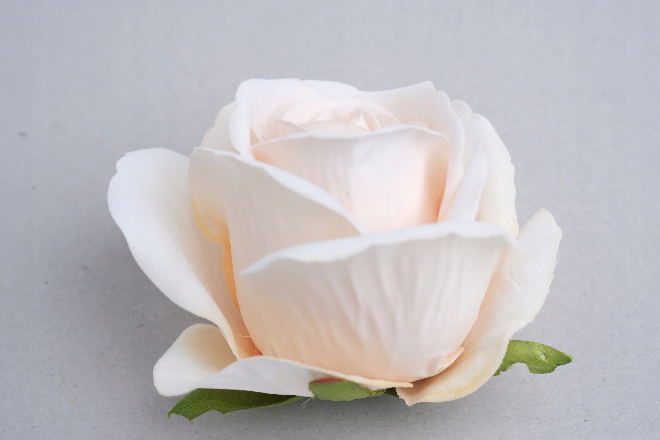 RÓŻA RÓŻE GŁÓWKA WYROBOWA SZTUCZNE KWIATY Typ róża