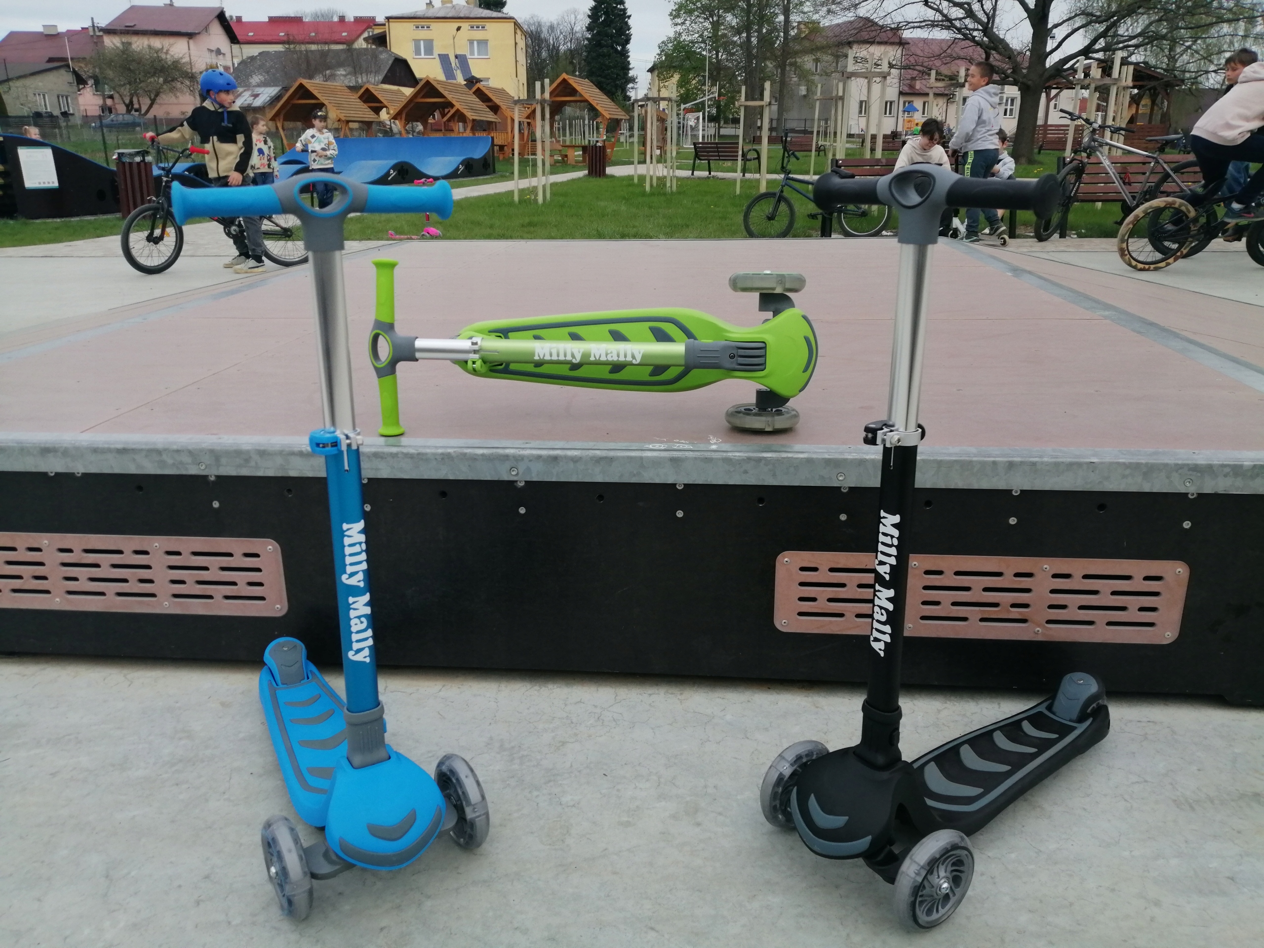 Solidna HULAJNOGA dla dzieci trójkołowa LED! Boogie Blue3+ NIEBIESKA JAKOŚĆ Marka Milly Mally