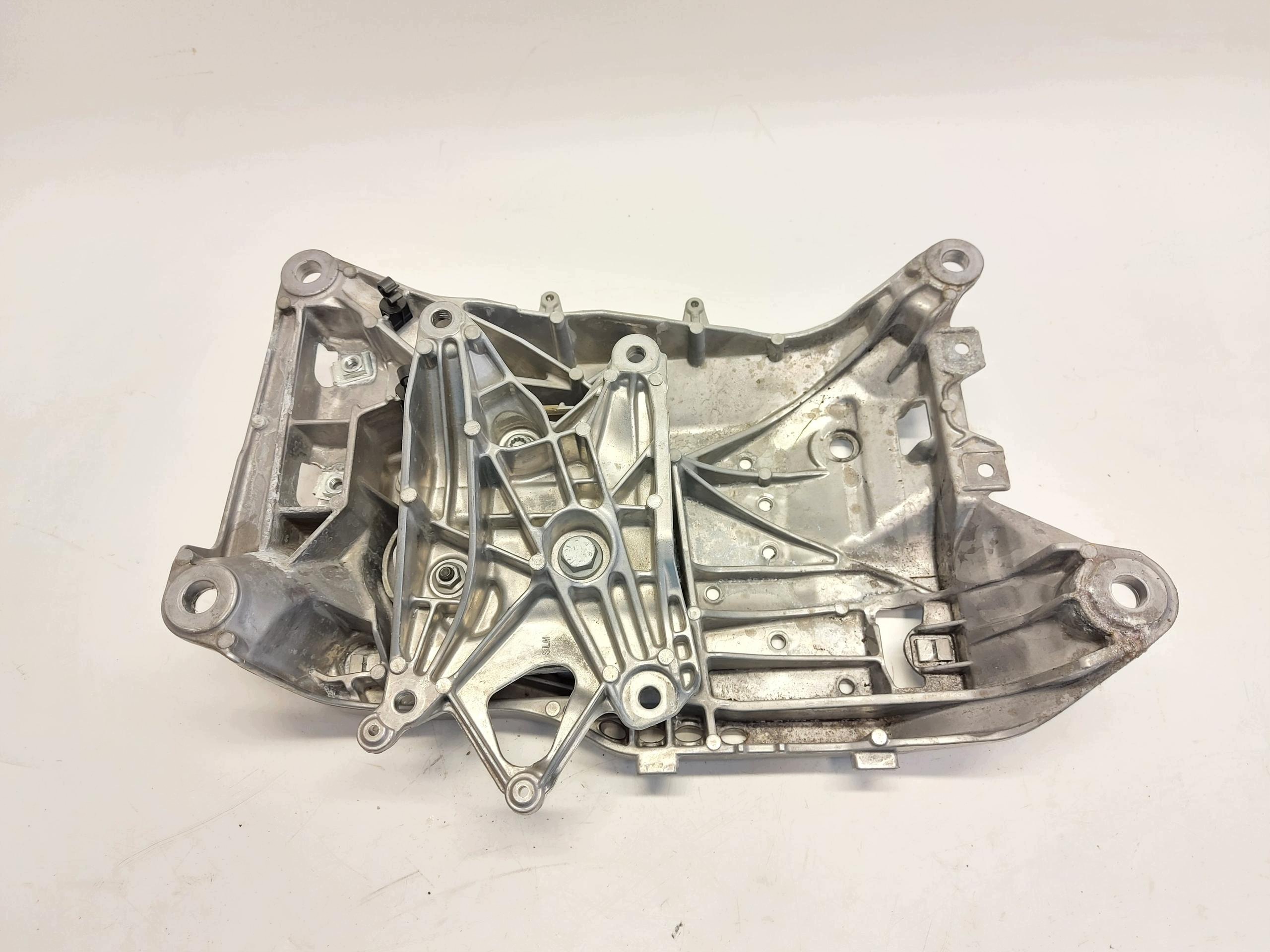 AUDI A5 8B3 B10 AVANT 2.0 TDI supporto staffa cambio ingranaggi 8B3399263G