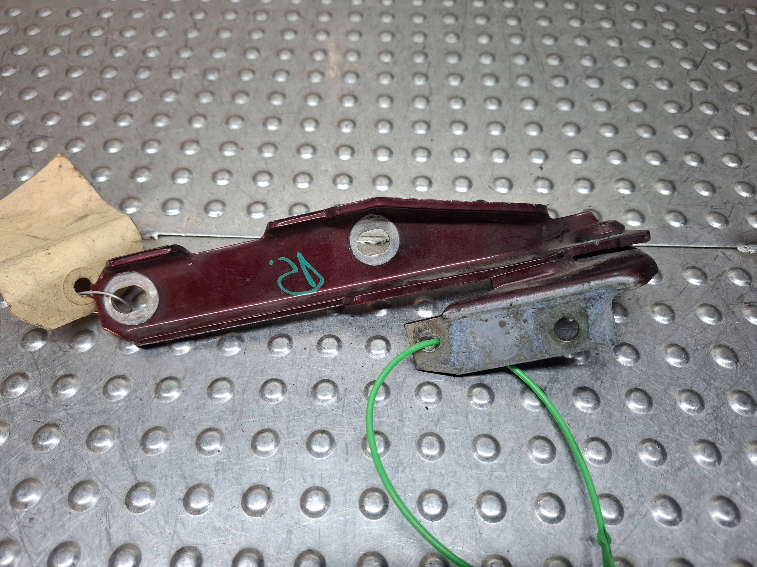 hinge bonnets of the engine right 4B0823302D AUDI A6 C5 4B