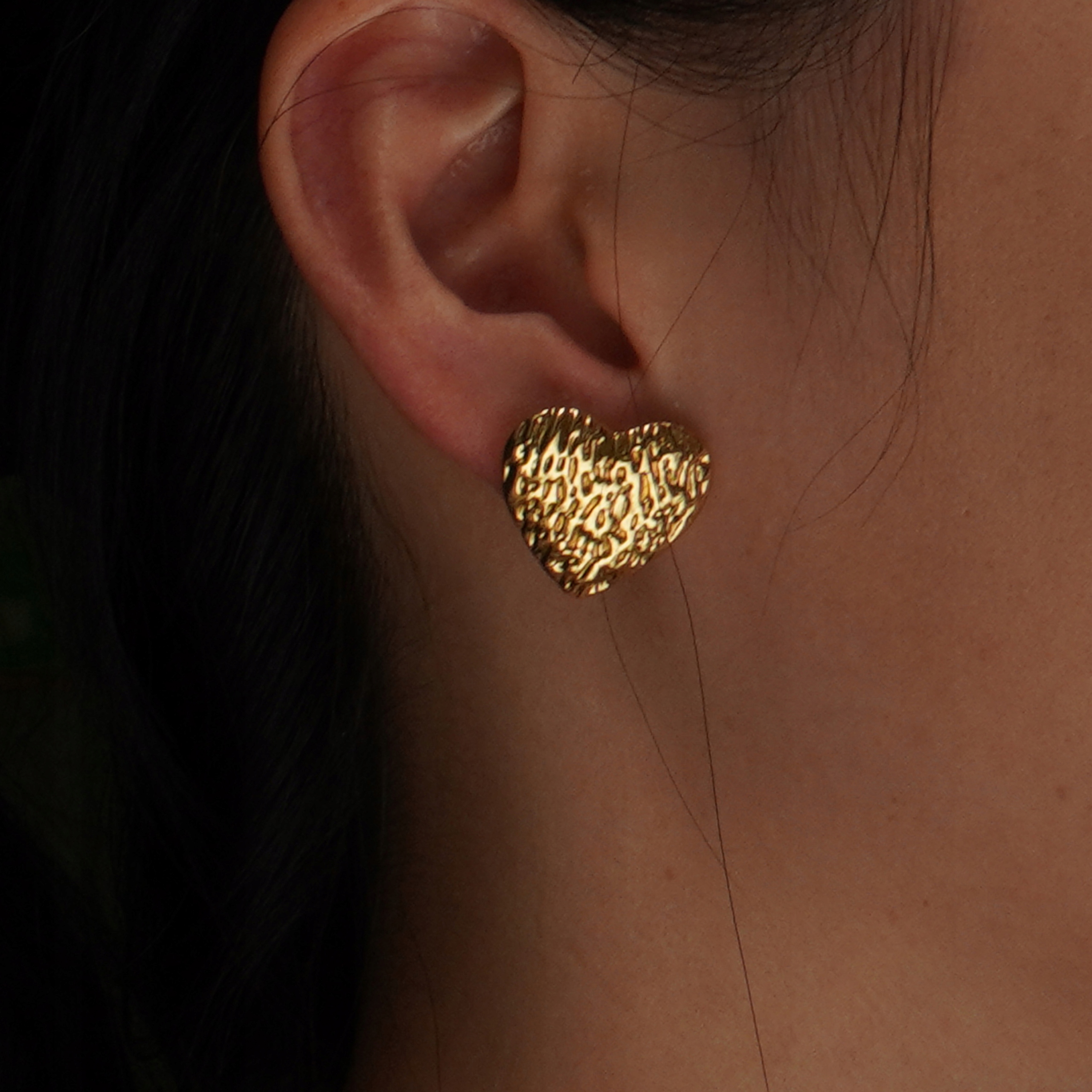 Kolczyki Sztyfty Kolor Złote Serce Serca Stal Nierdzewna Walentynki 19mm