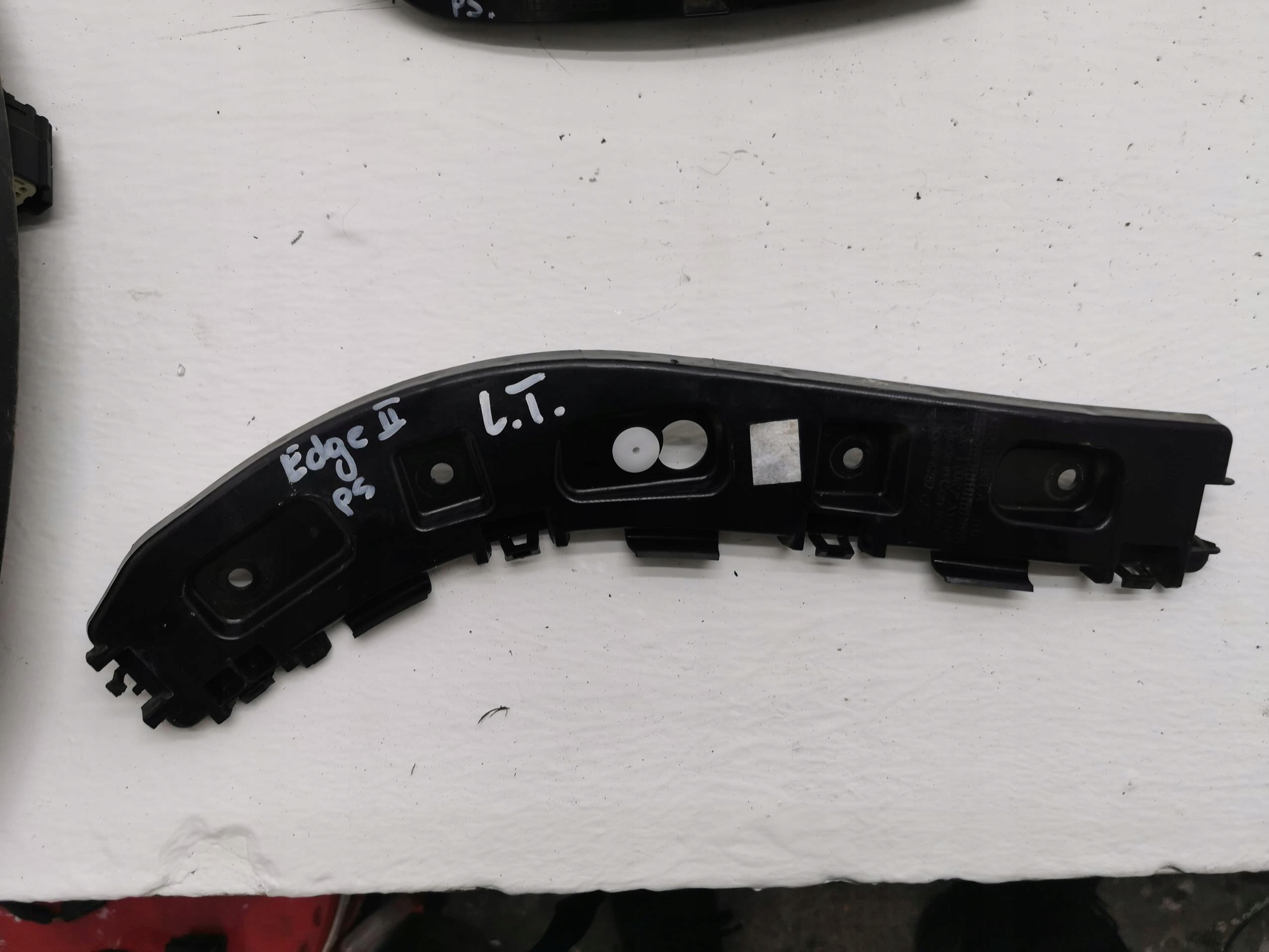 bumper bracket left rear part FORD EDGE II KT4B-17E850