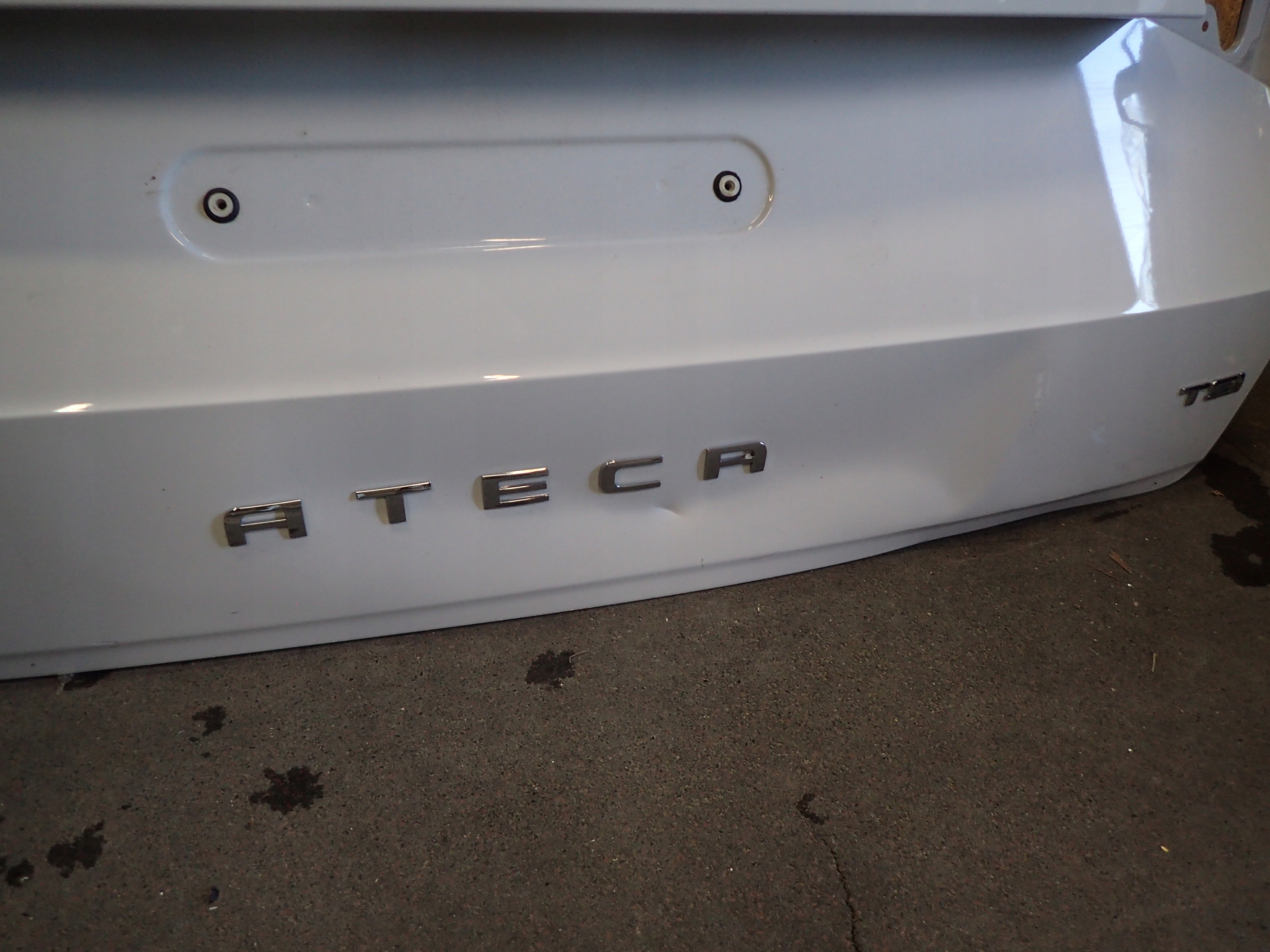 KLAPA TYŁ SEAT ATECA Producent części SEAT OE