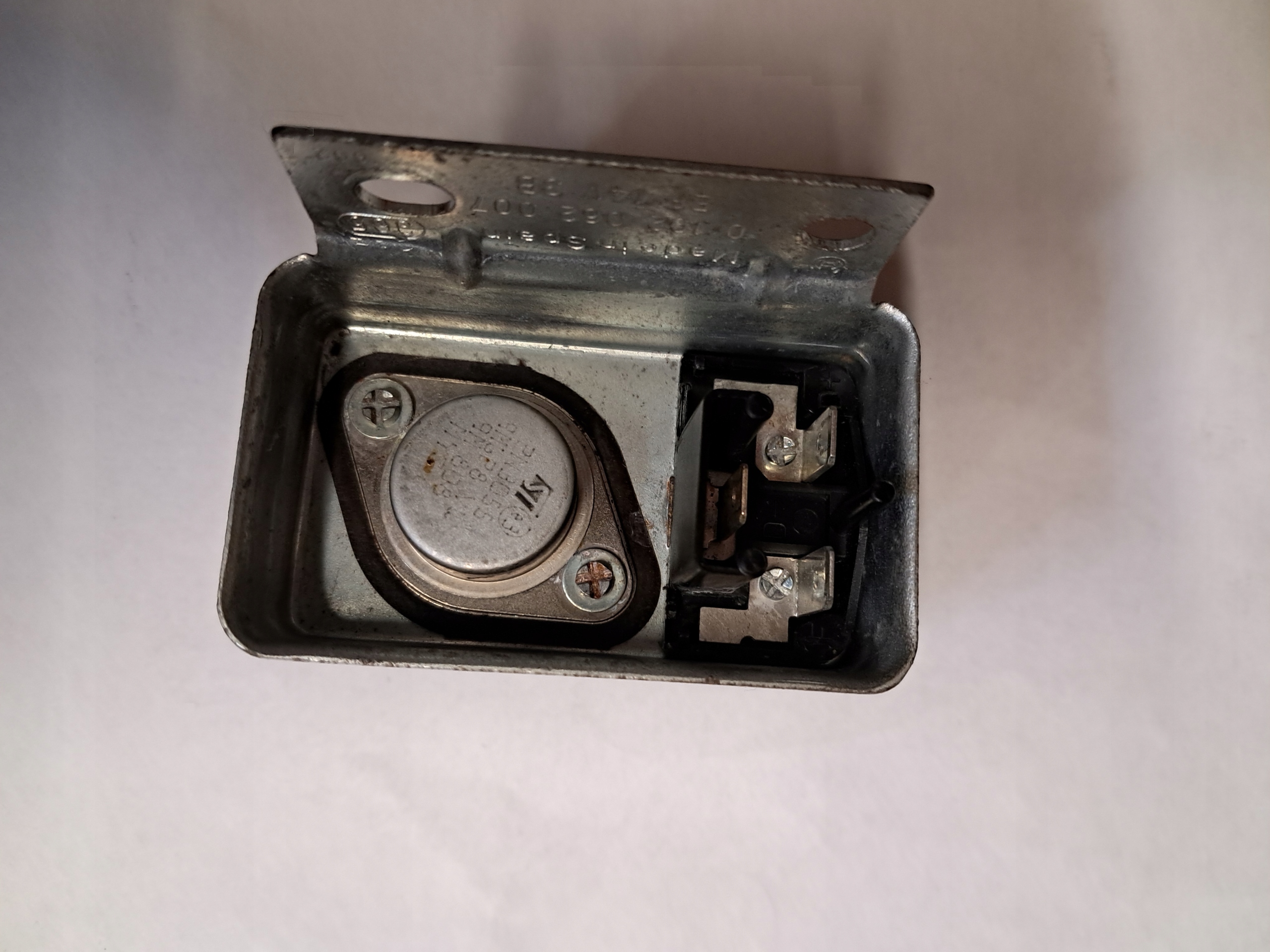 REGULATOR ALTERNATORA MERCEDES 107 SL 0192062007