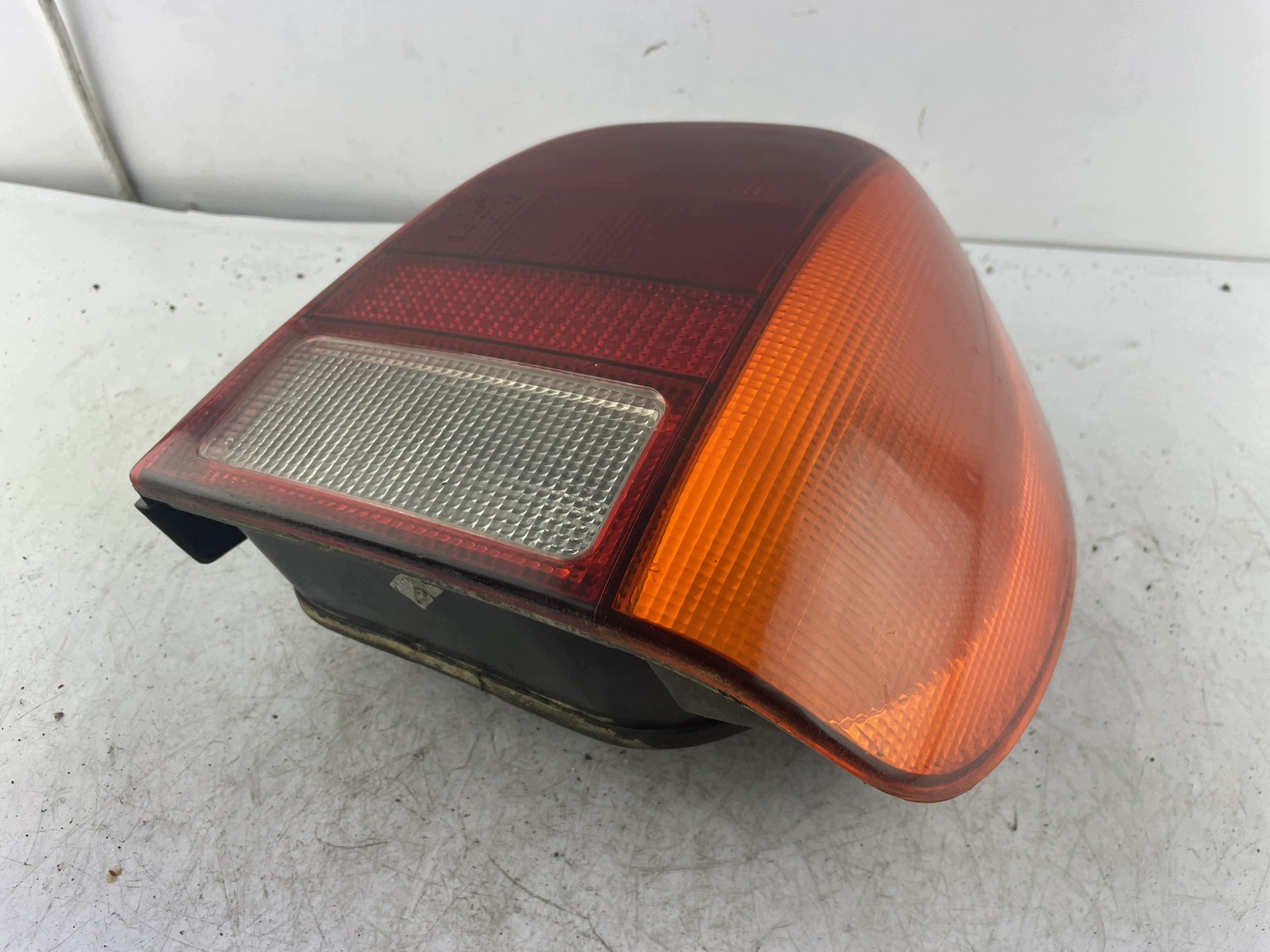 light rear 6N0 945 258 VW POLO (6N1) 75 1.6 hatchback 55kW/75KM engine