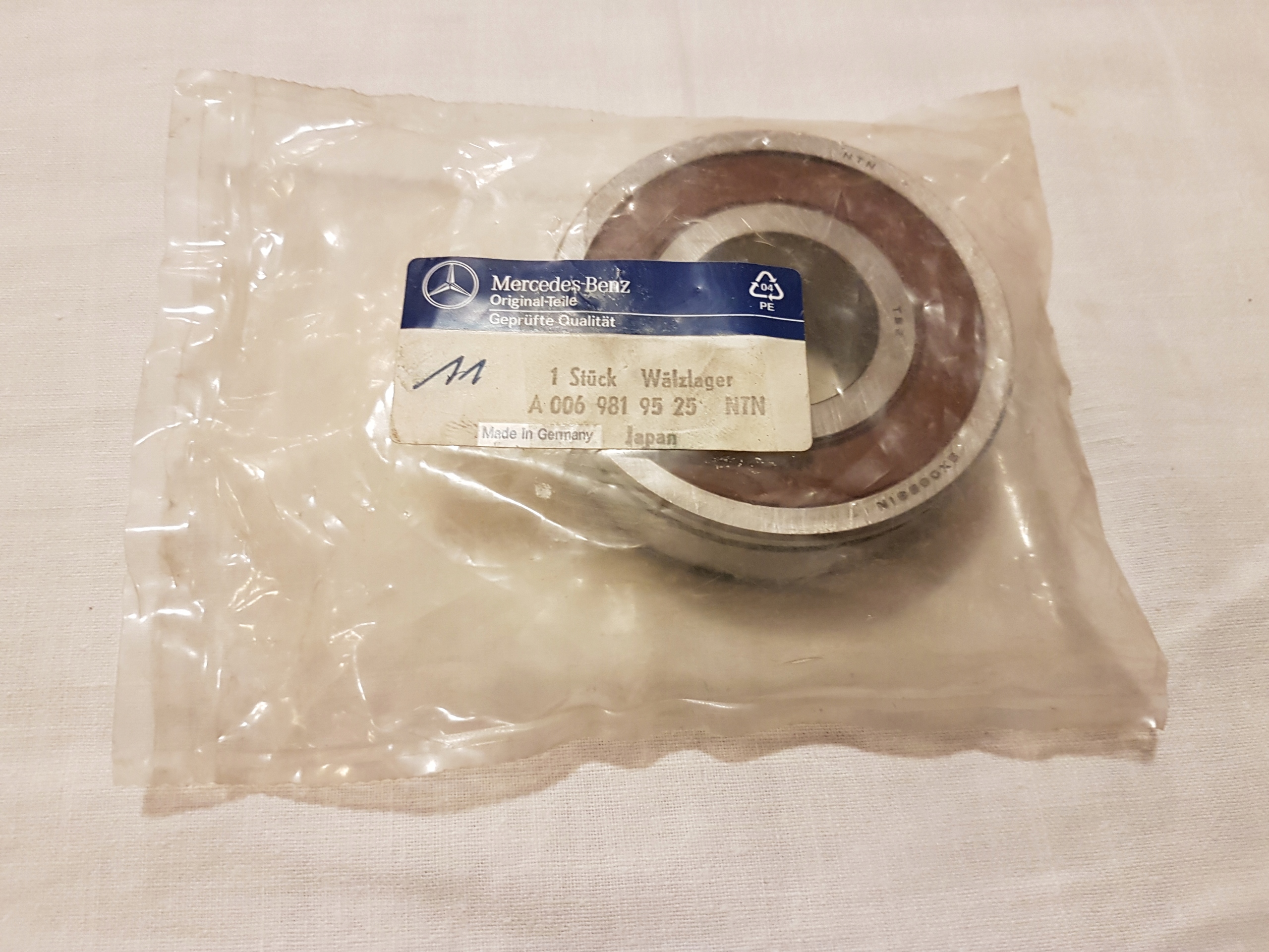 Подшипник коробки передач Мерседес 0069819525