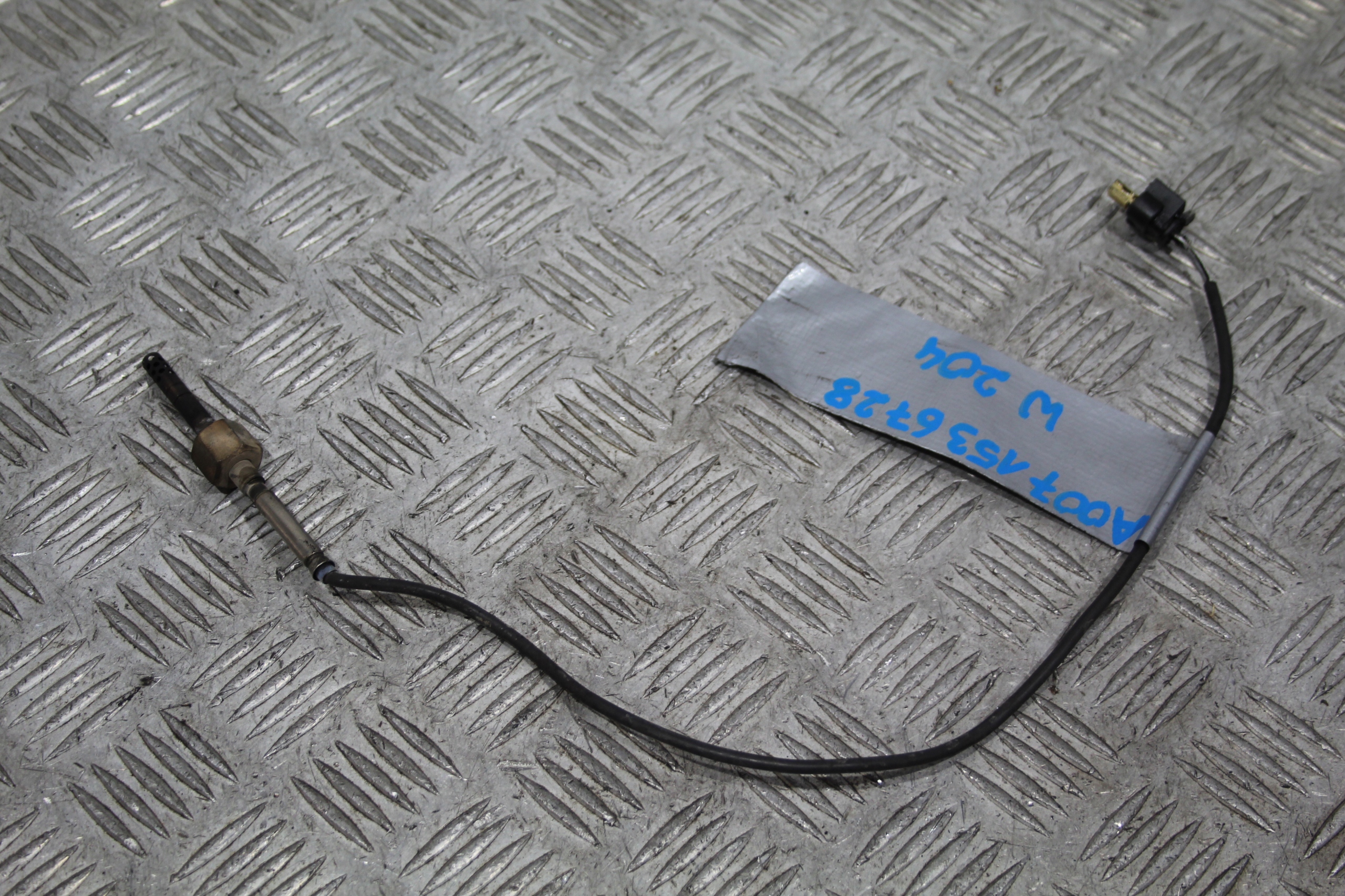 SENSOR TEMPERATURY GASE C-KLASA W204 LIFT