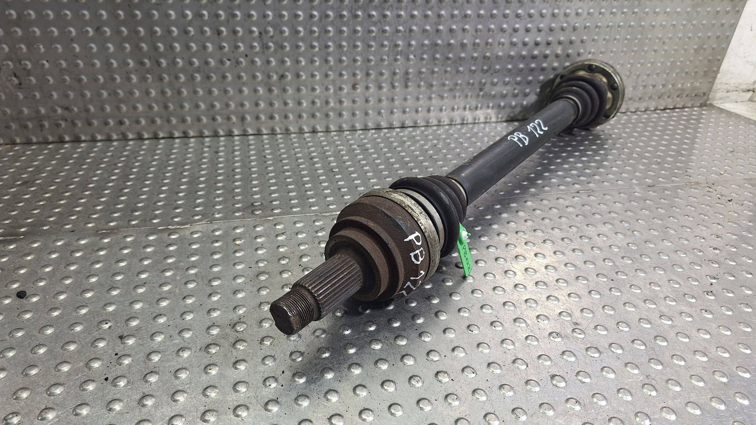 semi-axis right rear part 7527028 BMW 3 E90 E91 E92 E93 3.0I