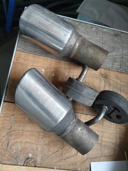 XR89-5A262 - JAGUAR S TYPE НАКОНЕЧНИК ВЫХЛОПНОЙ ТРУБЫ ПРАВАЯ / ЛЕВАЯ ВЕШАЛКА