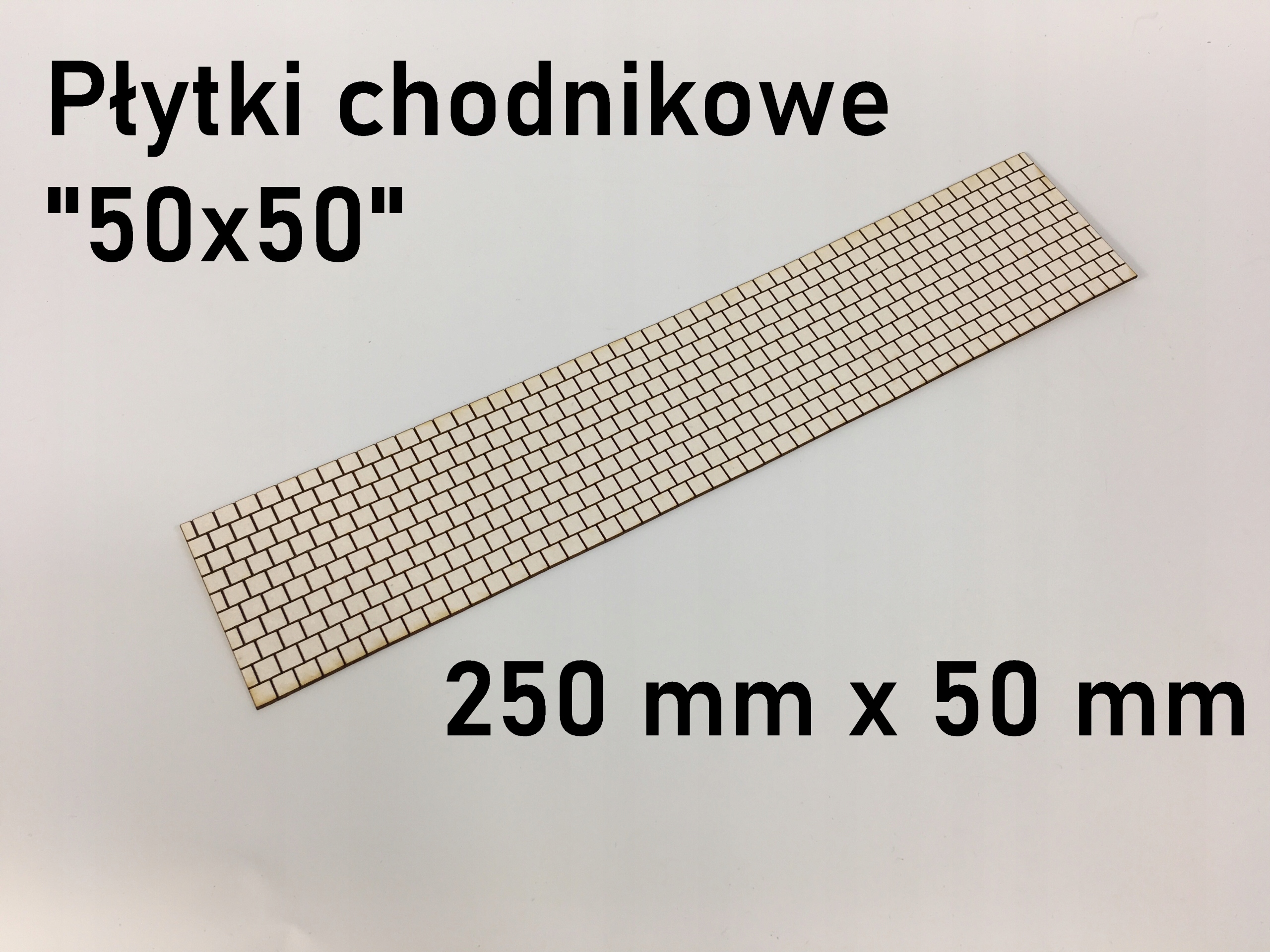 

Arkusz płyt chodnikowych 250 mm x 50 mm