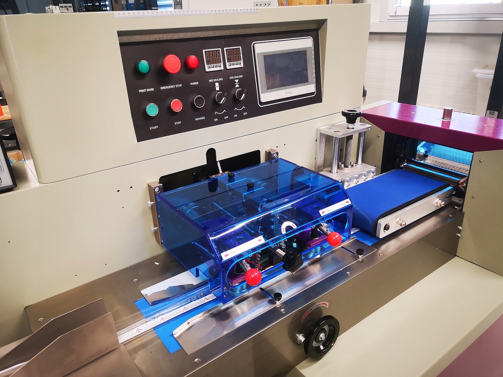 MASZYNA PAKUJĄCA, DOLNY PODAJNIK FLOW-PACK DFD-600 Marka inny