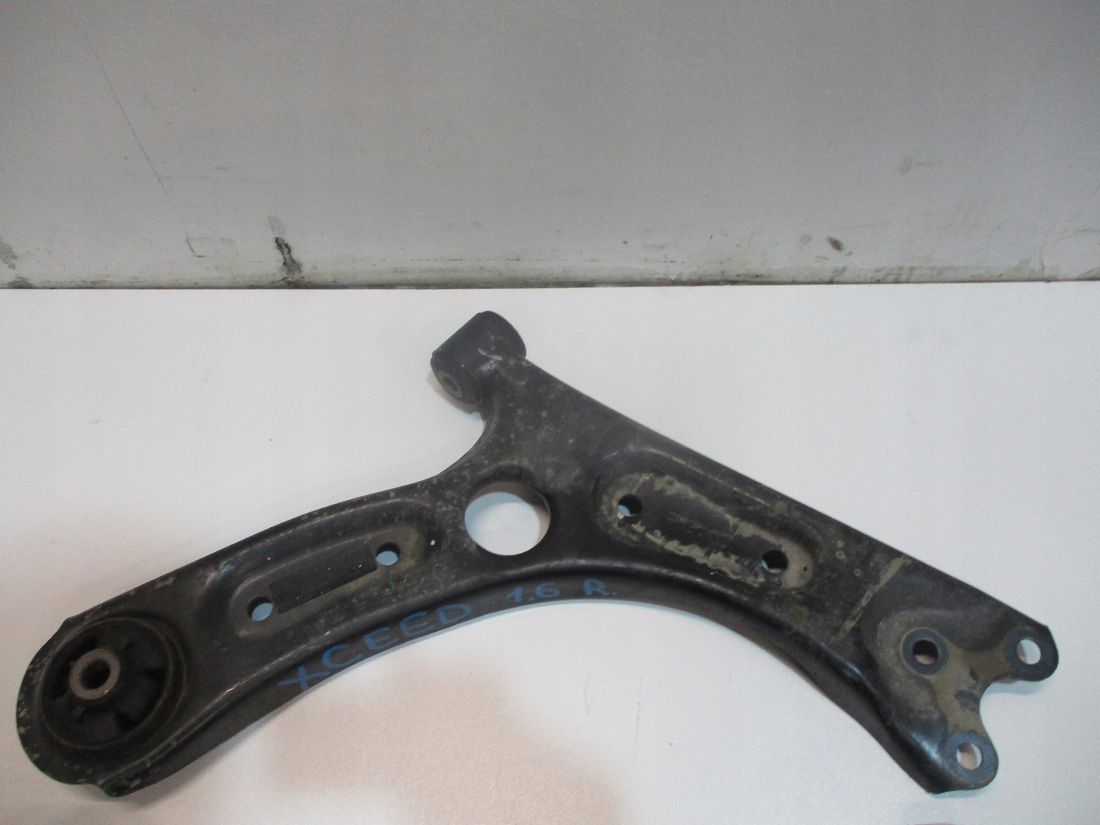 arm KIA X CEED X-CEED 1,6D front right