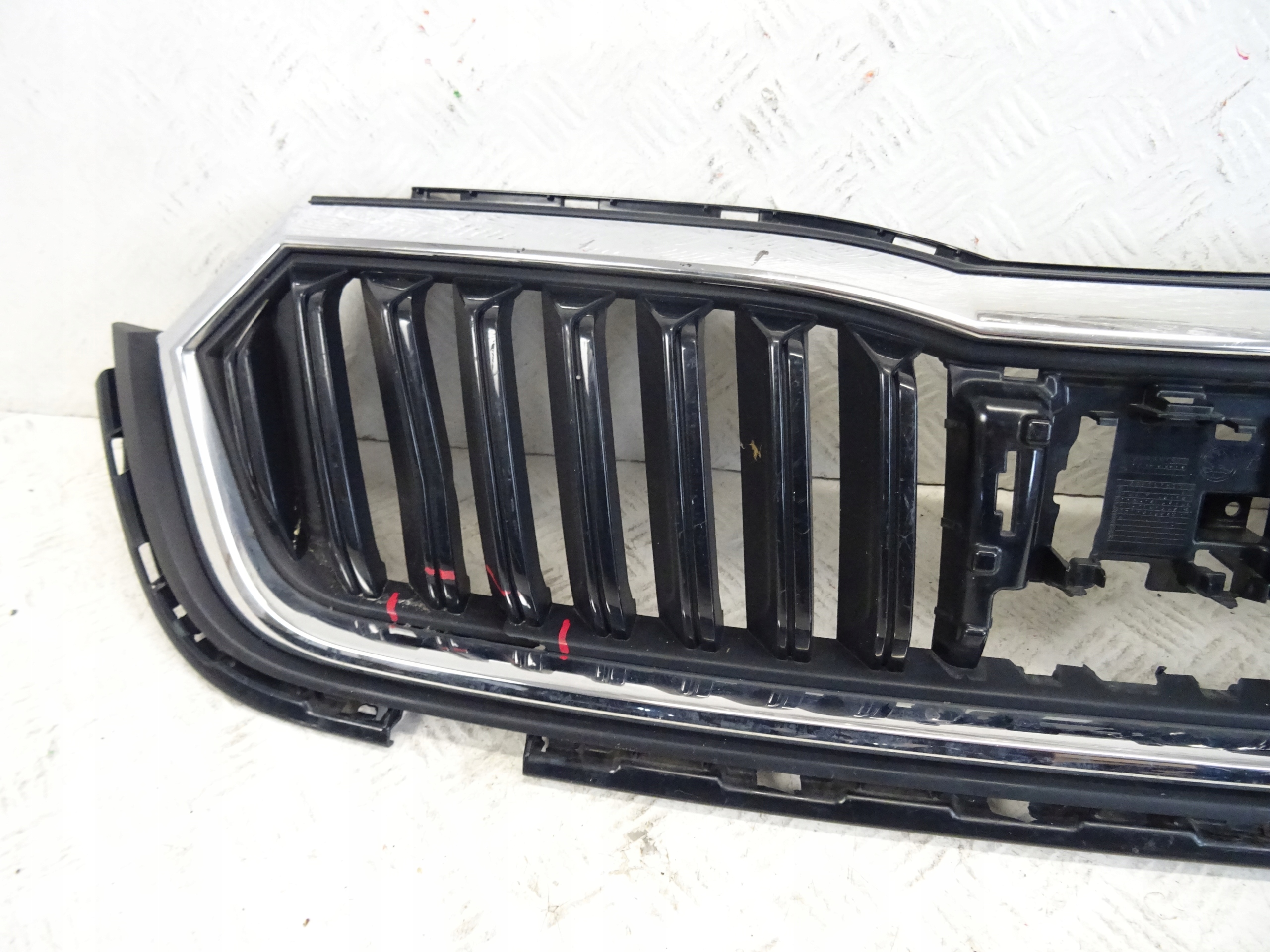 grill grille front front SKODA OCTAVIA IV 5E3807723