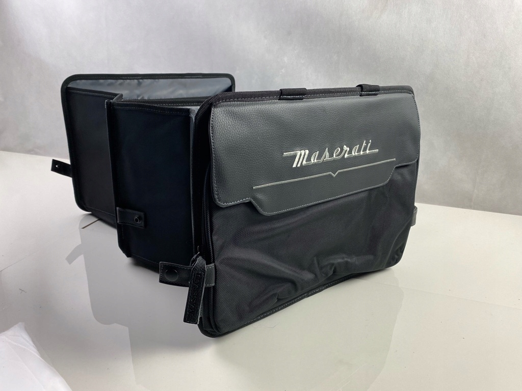 Контейнер для багажника Maserati 940000722