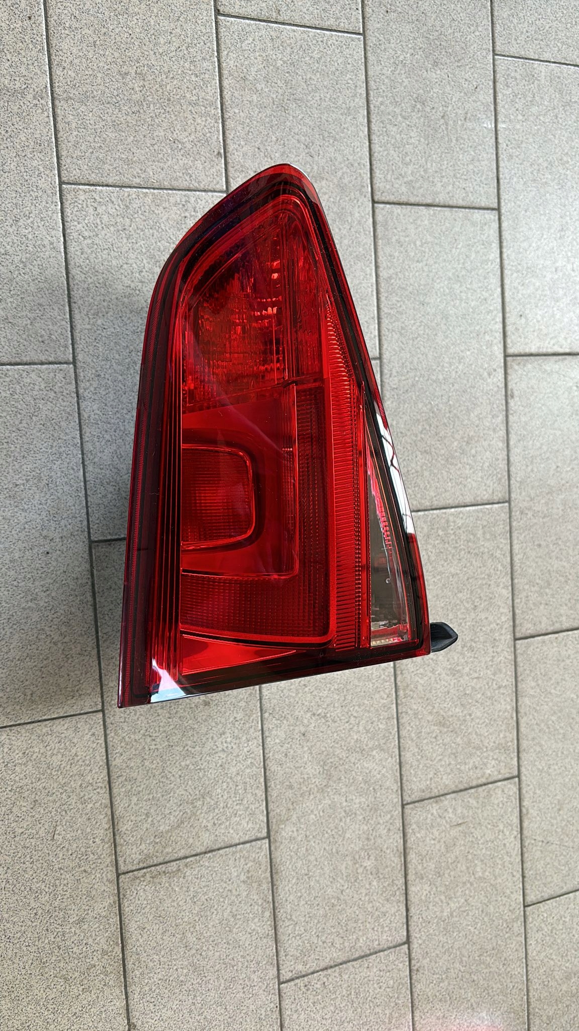 light to the bonnet left rear part VW GOLF VII 5G0945093AC