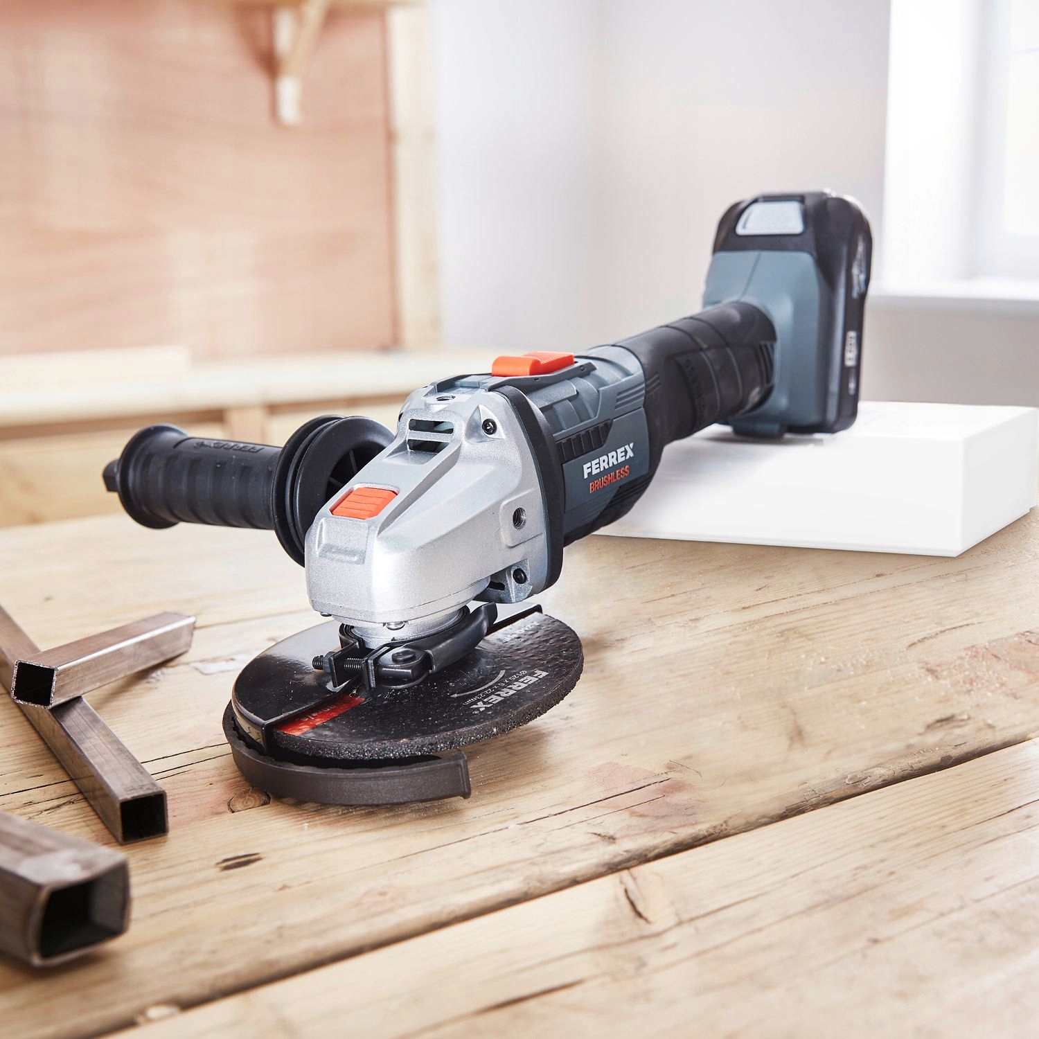 BEZSZCZOTKOWA SZLIFIERKA KĄTOWA FERREX 20V AKU Rodzaj szlifierka kątowa