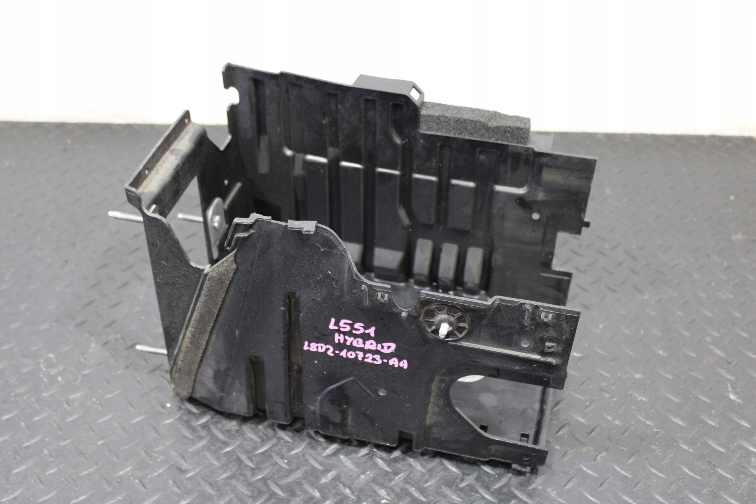 držák obal akumulátoru LAND ROVER EVOQUE II 2 L551 L8D2-10723-AA