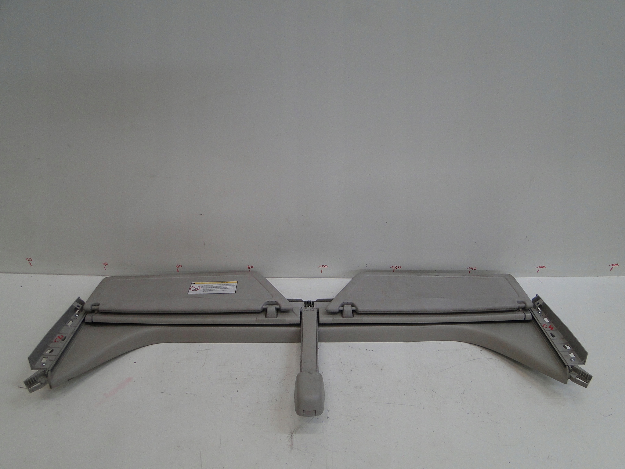 96837424BJ01 - C4 Пикассо 06-13 козырек жалюзи лобовое стекло спереди