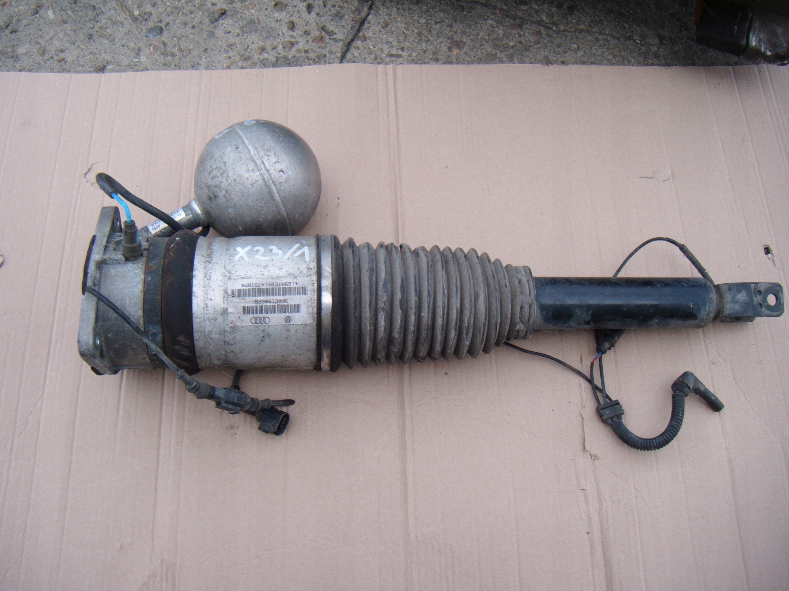 VW PHAETON AMORTYZATOR PRAWY TYŁ 3D0616002G