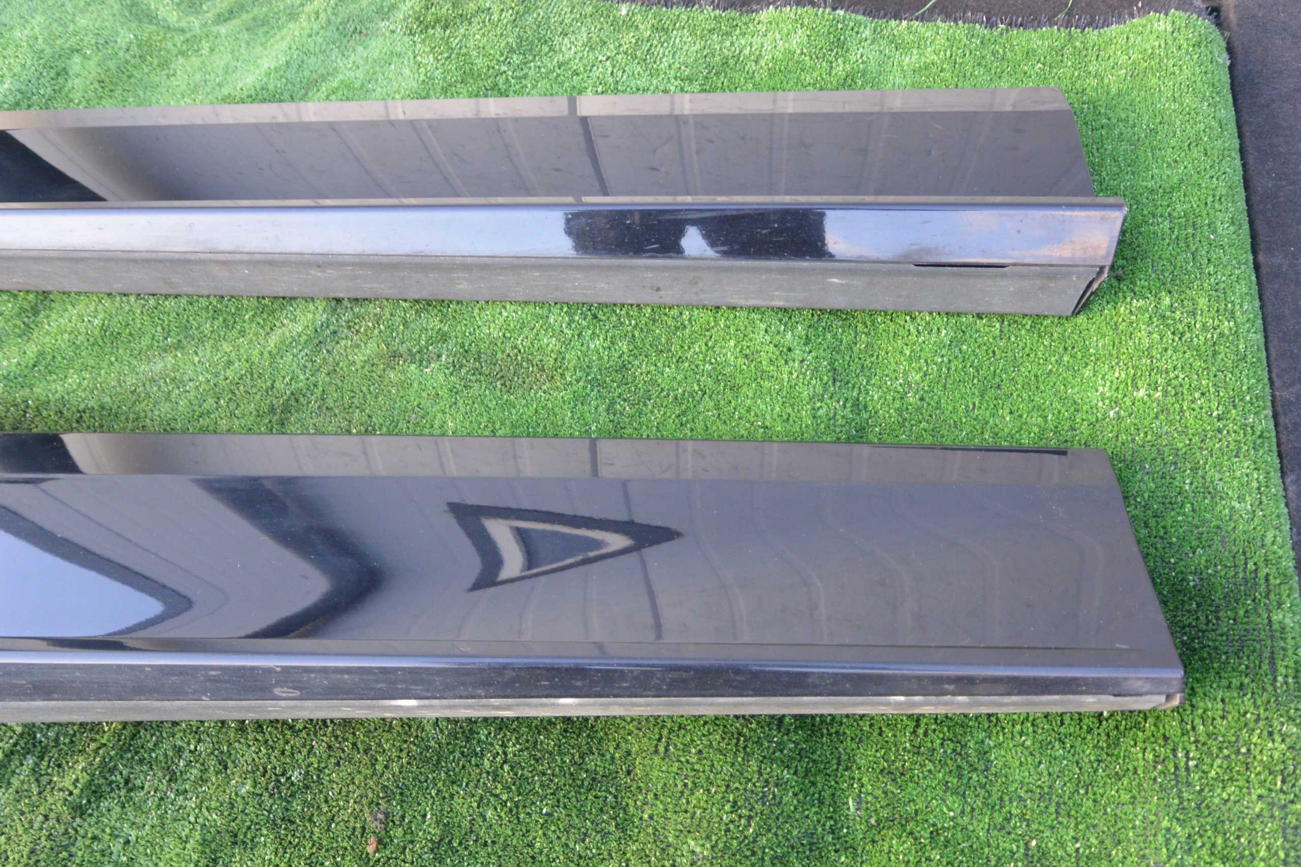 AUDI Q8 8M moulding door lower left front ZWYKLA LC9X