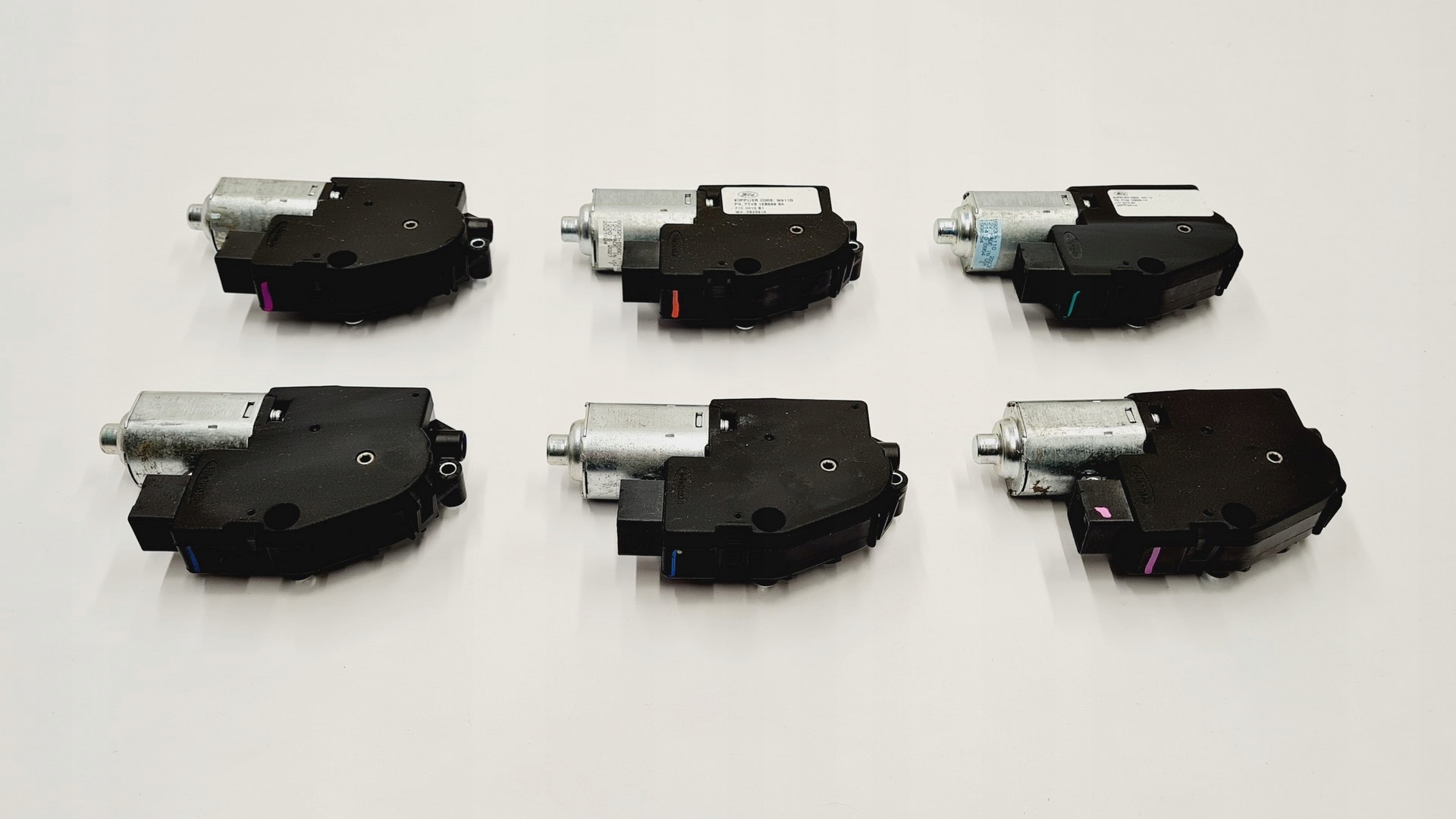 SILNICZEK ROLETY DACHU FORD EDGE FT4B-15B689-BA Jakość części (zgodnie z GVO) O - oryginał z logo producenta pojazdu (OE)