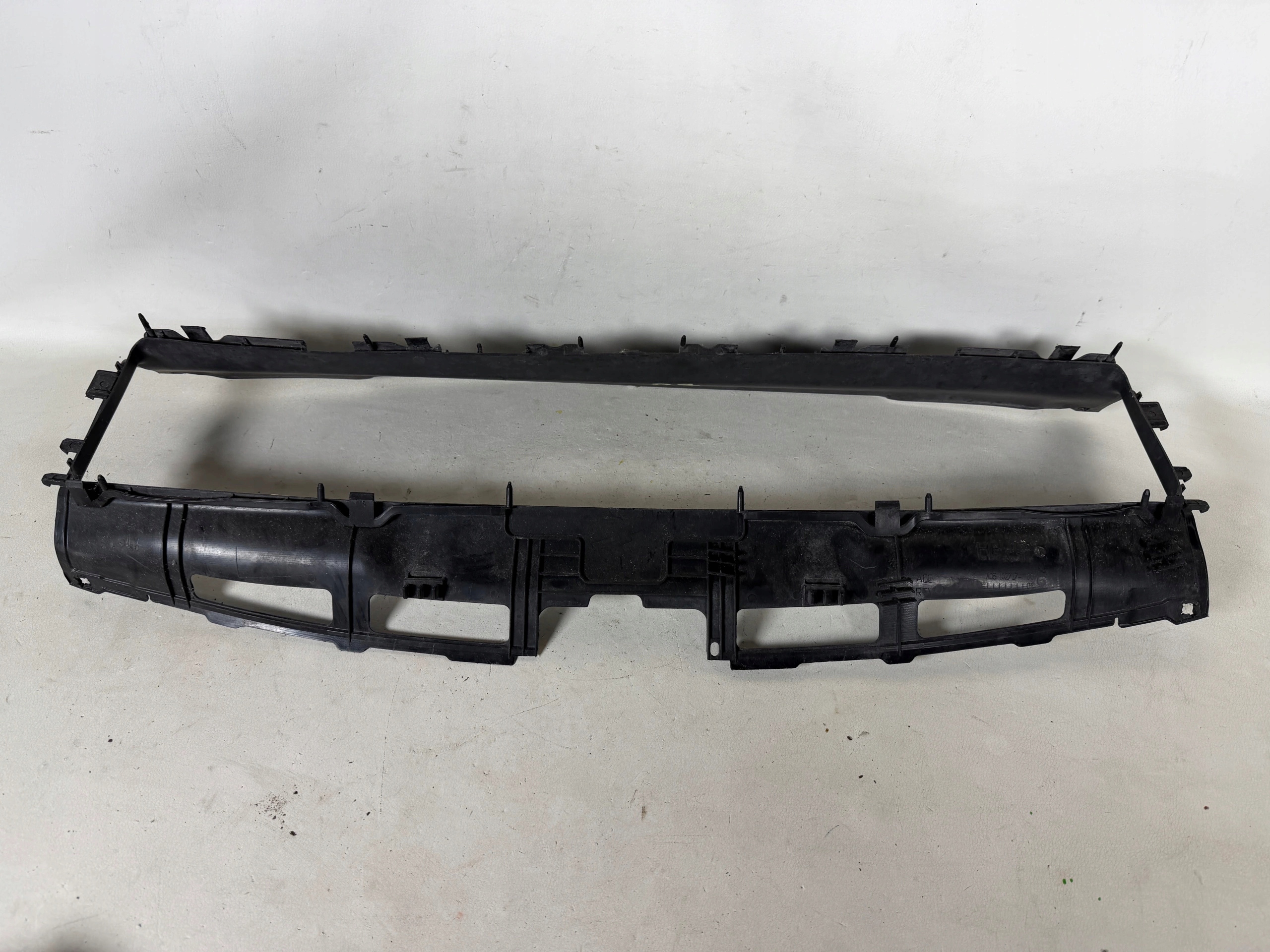 Porsche Macan 95B steering wheel, drain air intake 95B121710