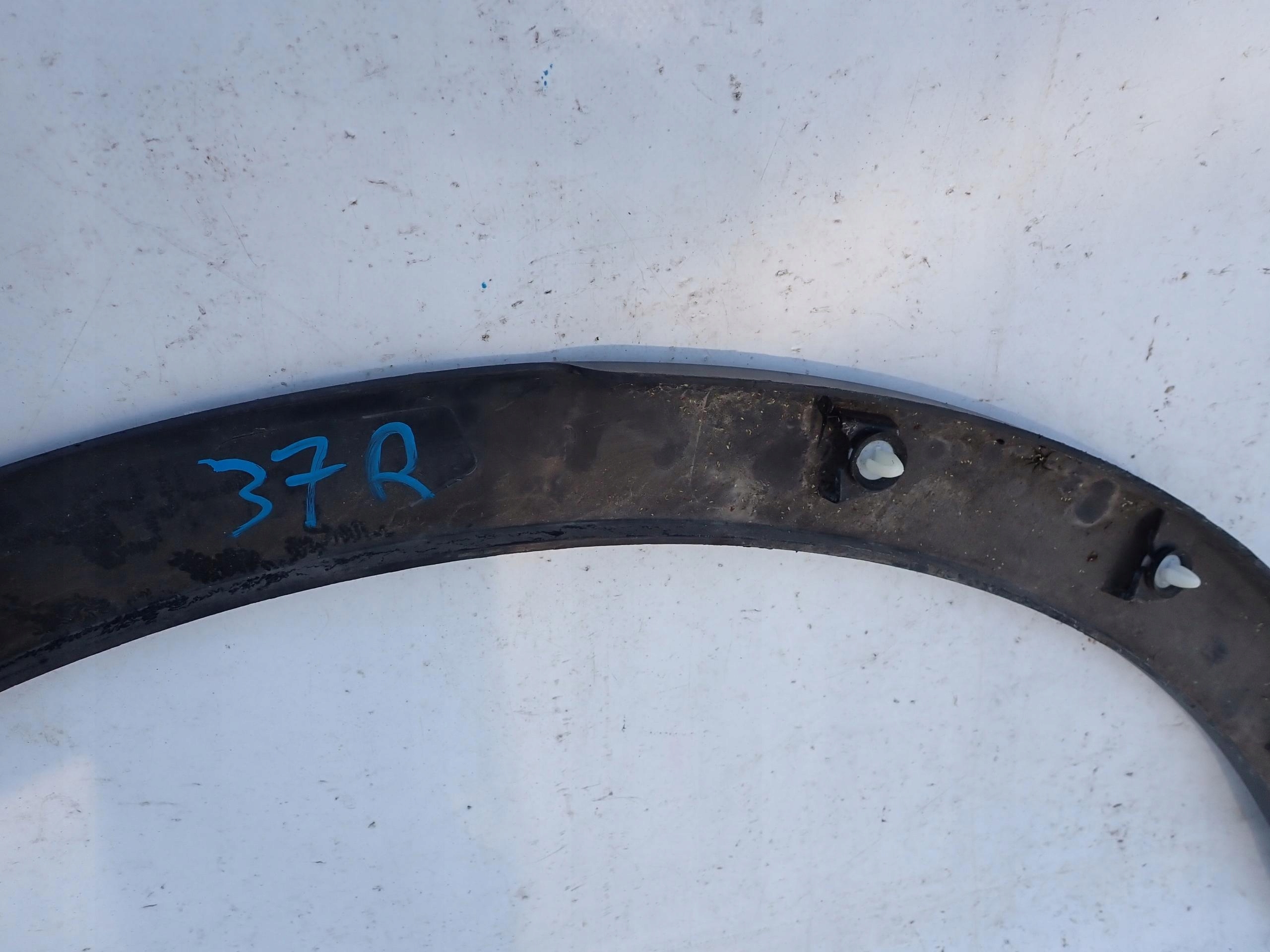 RENAULT CAPTUR and 1 13-19 moulding cap left rear part