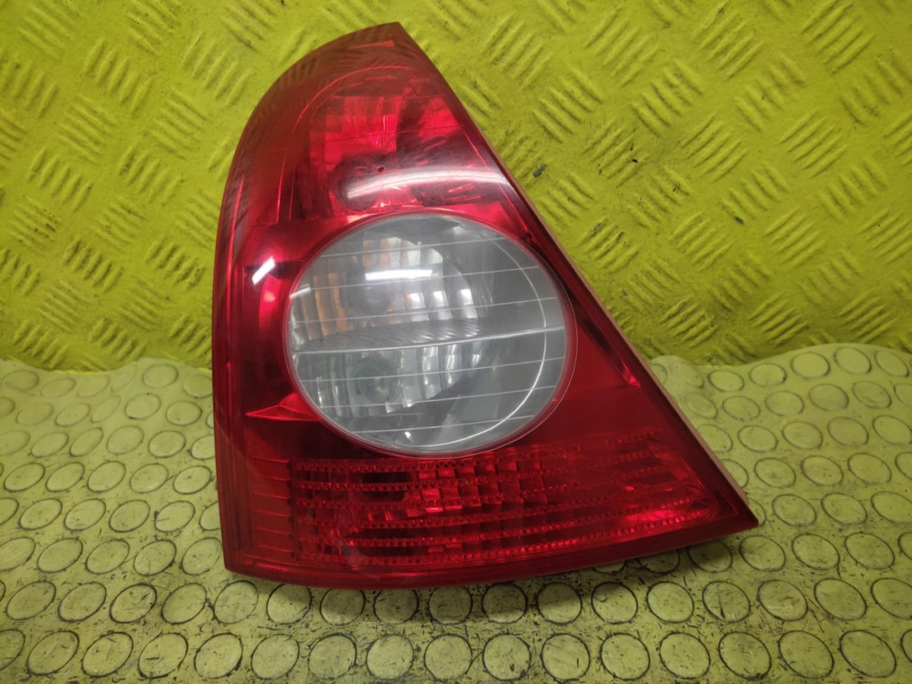 RENAULT CLIO II LIFT Licht links heck 8200071413