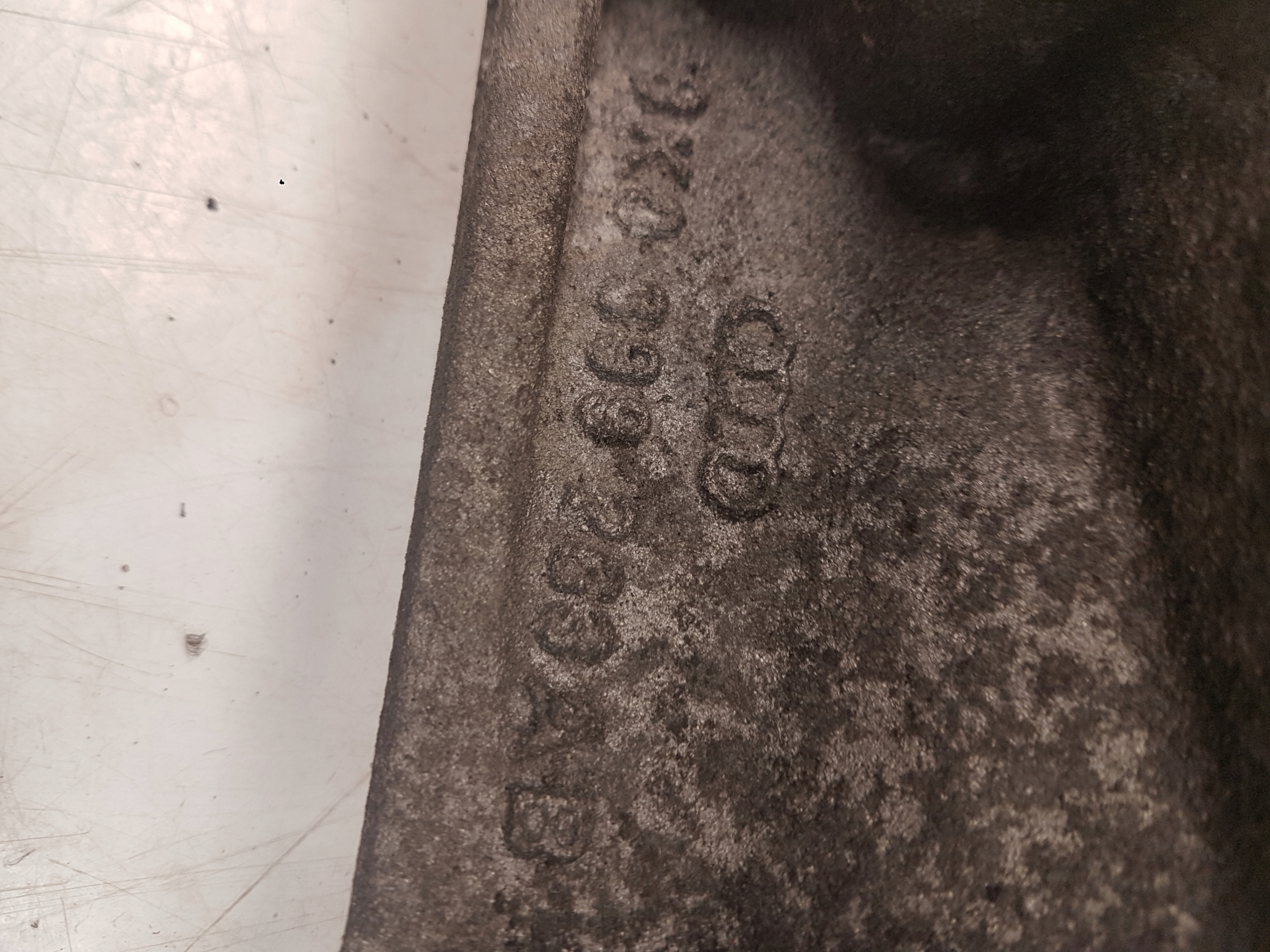 strebe Getriebehalter AUDI A4 B8 A5 Q5 8K0399263AB