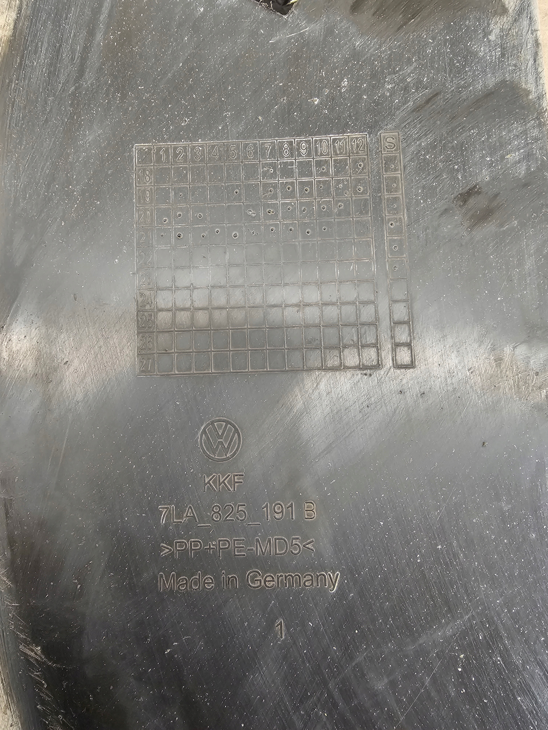 VOLKSWAGEN TRANSPORTER T6 7LA825191B abdeckung Blende Abdeckung Unterfahrschutz