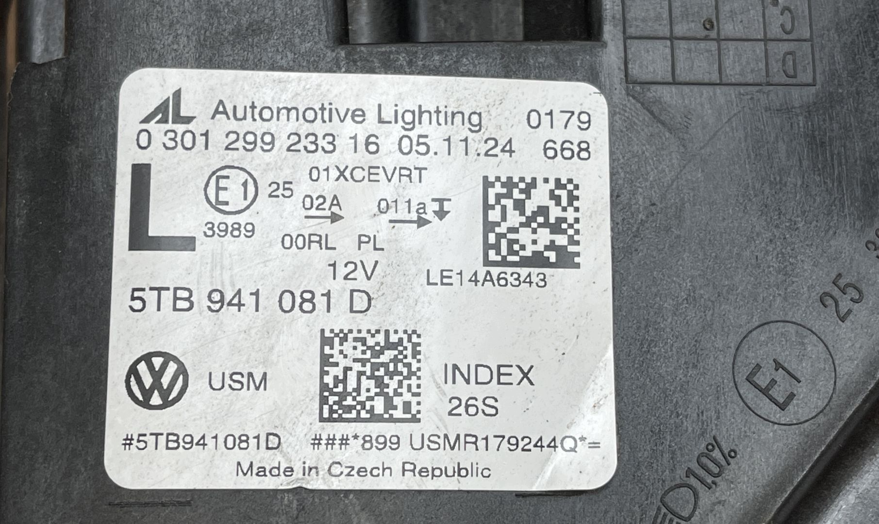 VW TOURAN III 5T1 5T2 2015- light front left FULL LED 5TB941081D 05.11.24
