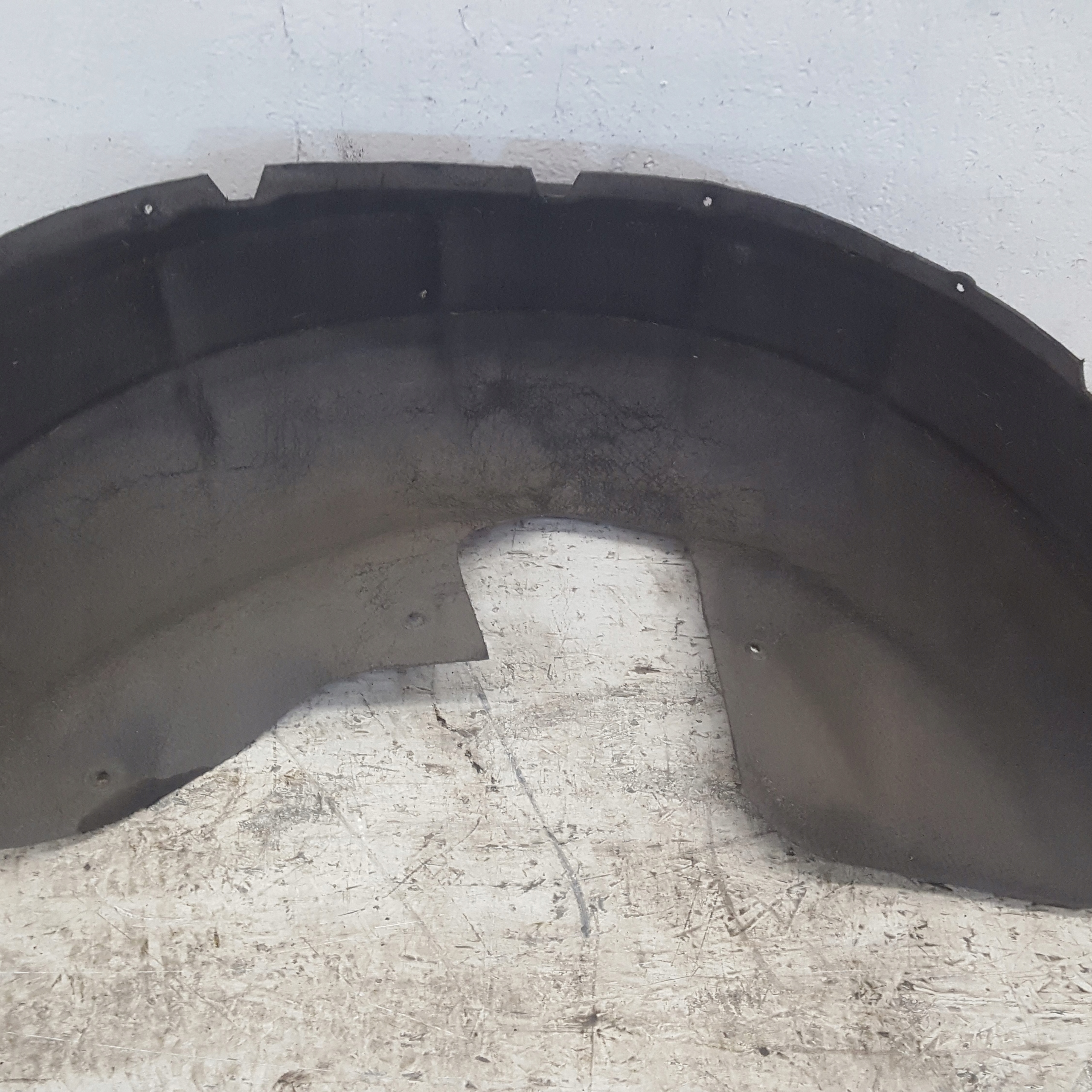 mudguard left rear. VOLVO XC90 and