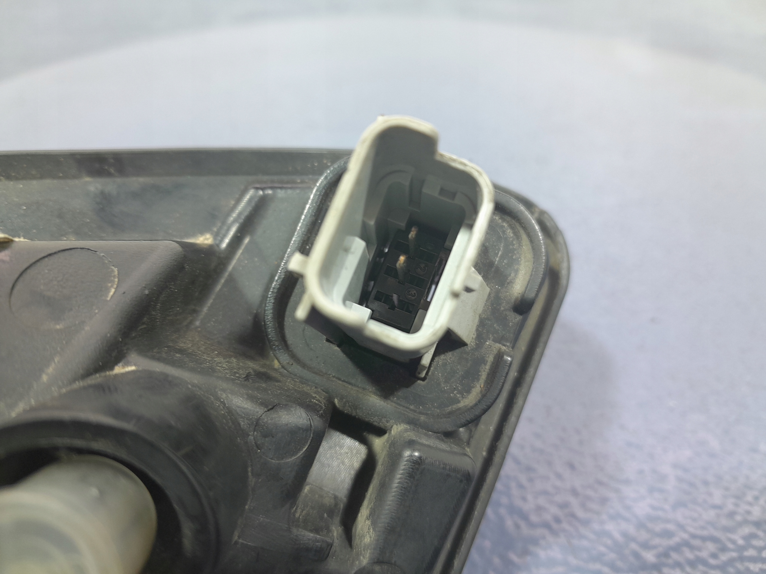 VOLVO XC60 and light DO running daytime LED left 89068027-F