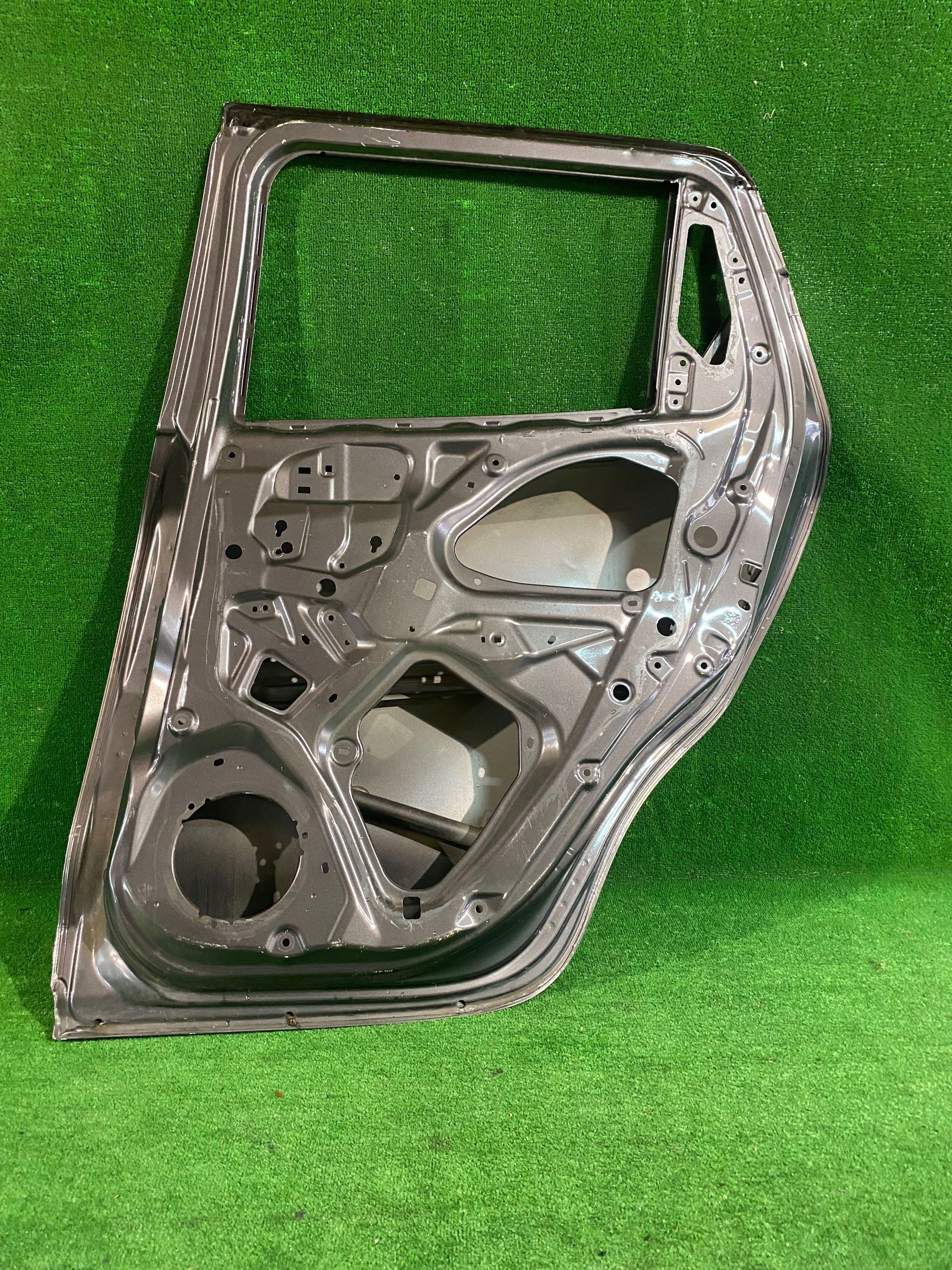 door rear. right right rear part SUZUKI SWIFT MK8 17