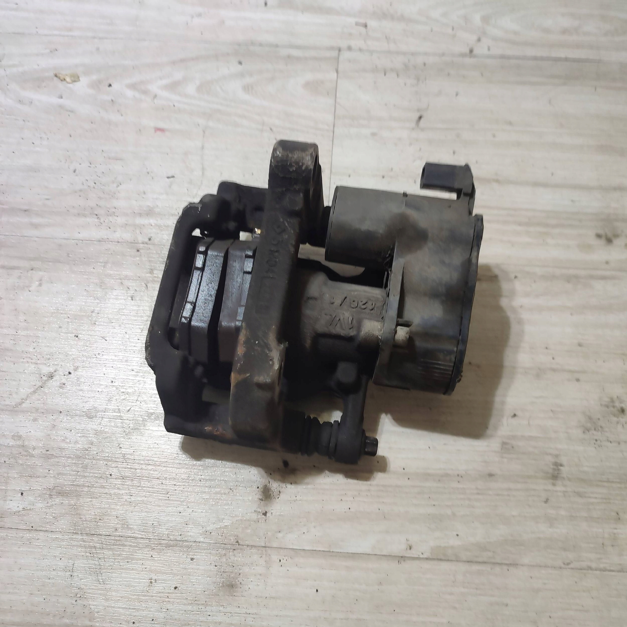 caliper brake rear rear part side right Peugeot Rifter
