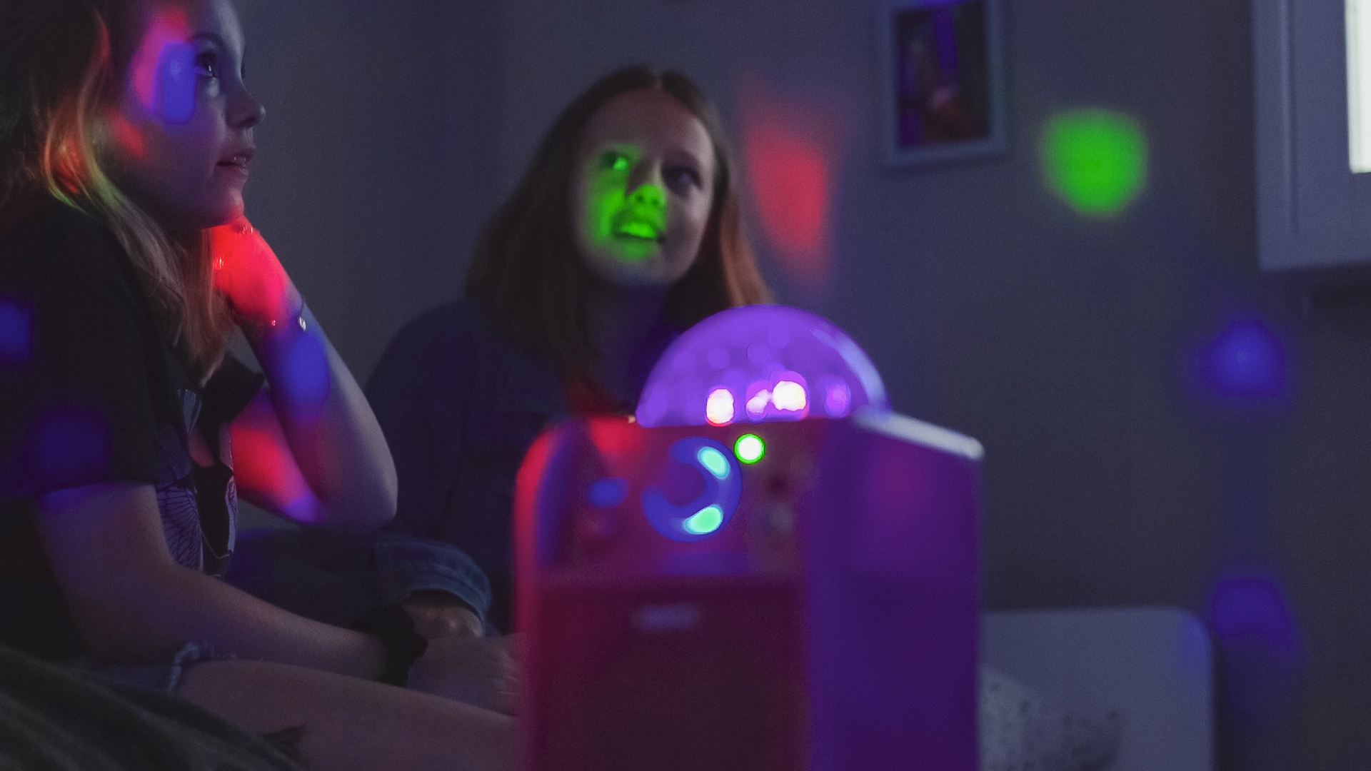 GŁOŚNIK karaoke LED RGB BT 50W bateria+ mikrofon Liczba mikrofonów w zestawie 1