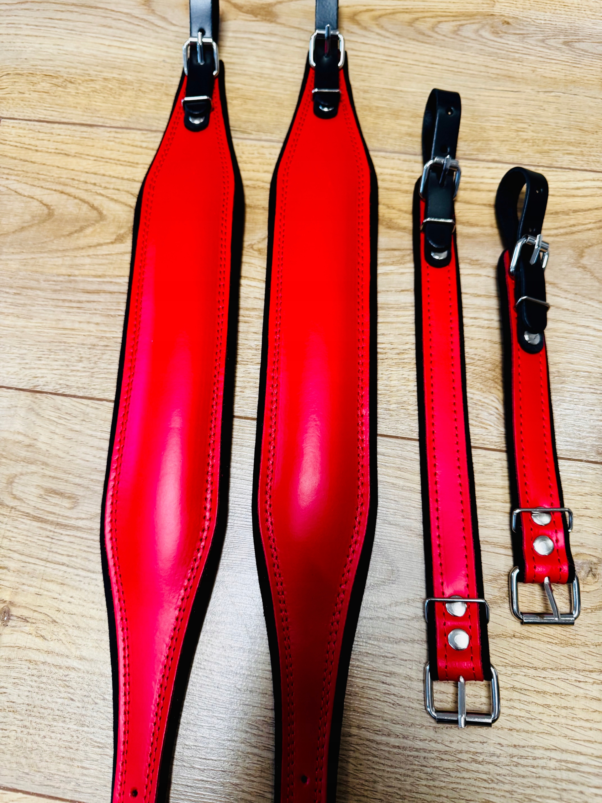 Pásy pro akordeon 60-80 basů, červená kůže