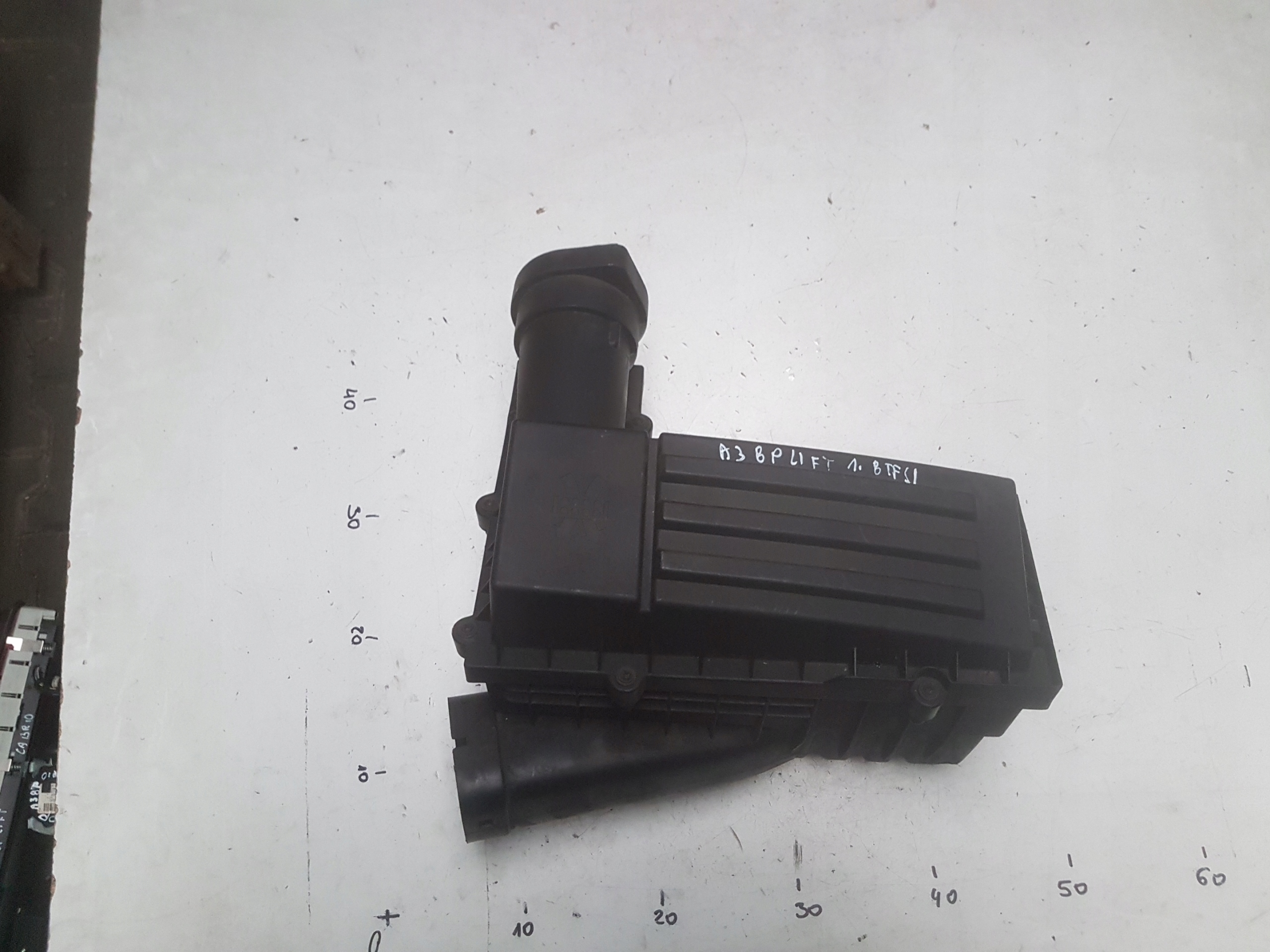 AUDI A3 8P LIFT 1.8 TFSI корпус воздушного фильтра