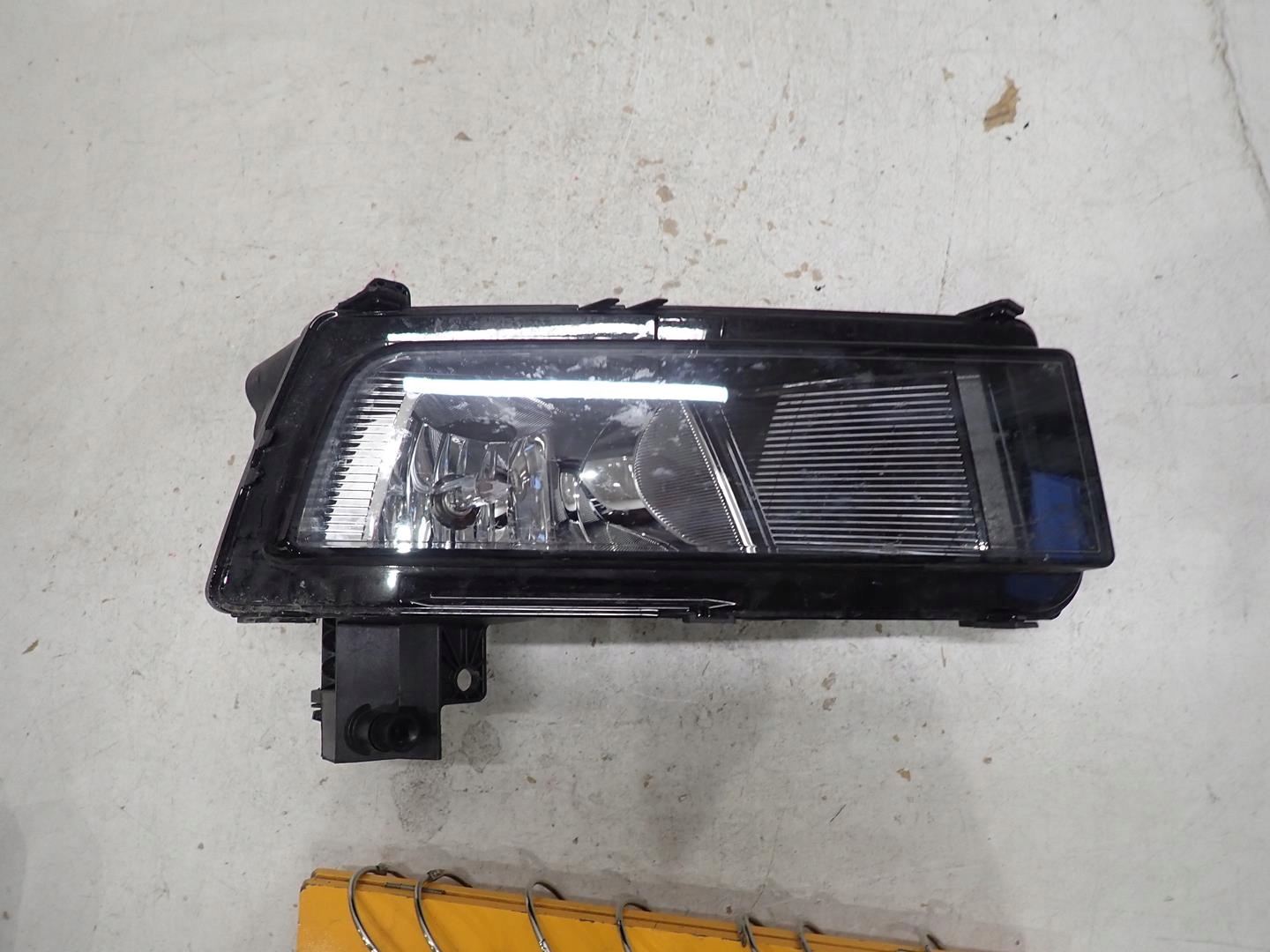 Nebelscheinwerfer rechts VW TOURAN 2015- 5TA941662A
