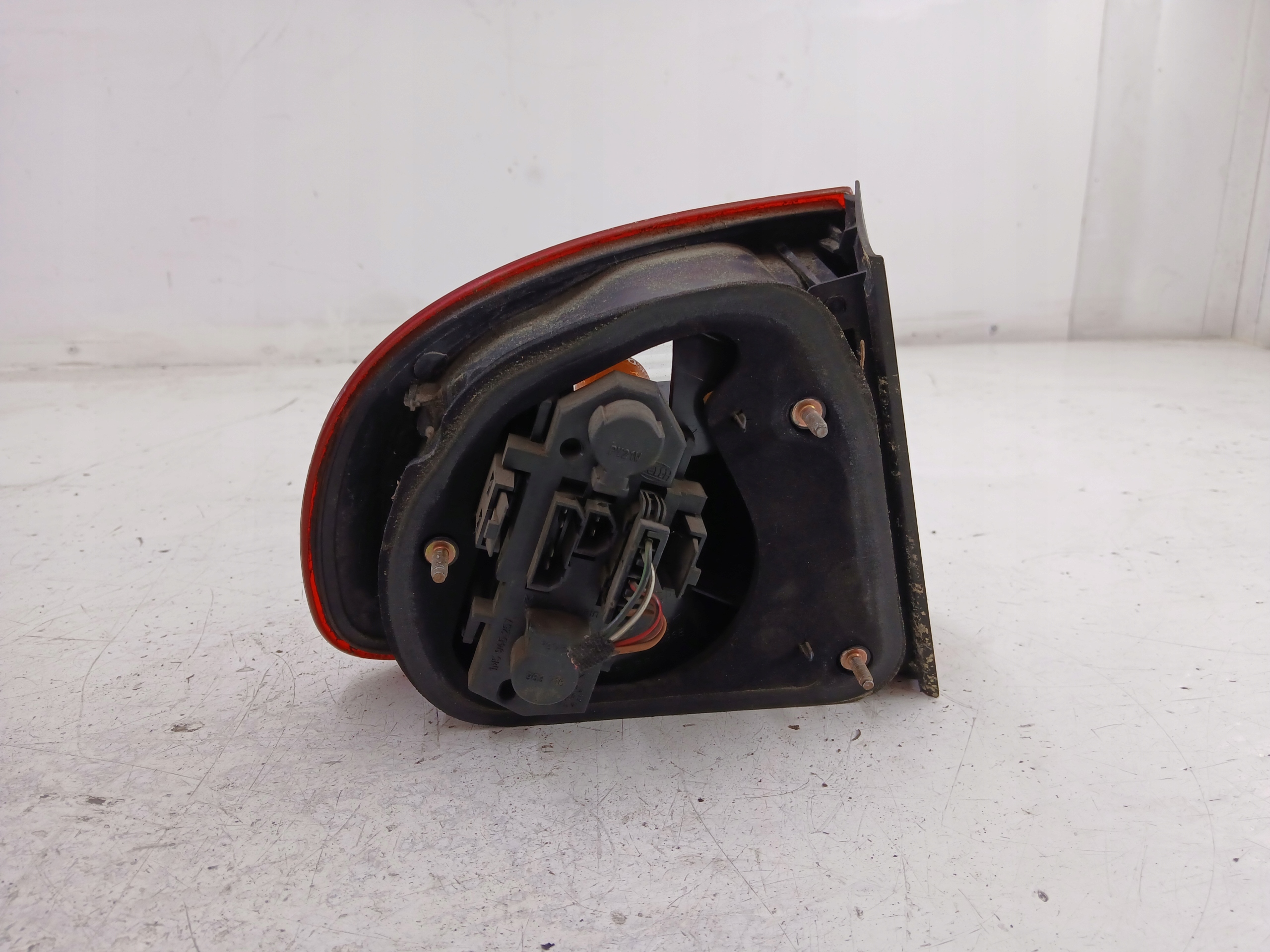 SEAT LEON and light right rear part W fender
